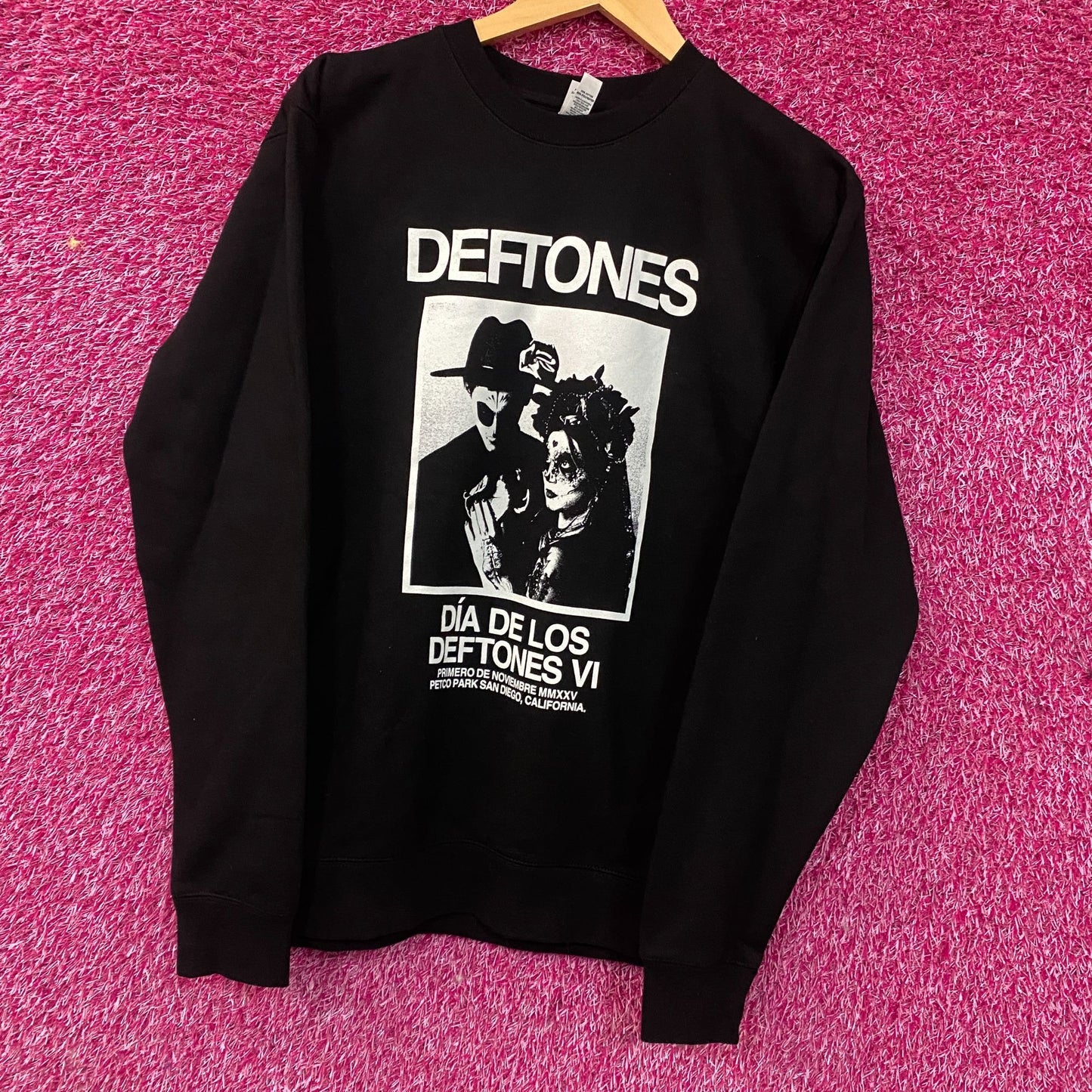 Dia De Los Deftones VI Music Festival Graphic Sweatshirt Small