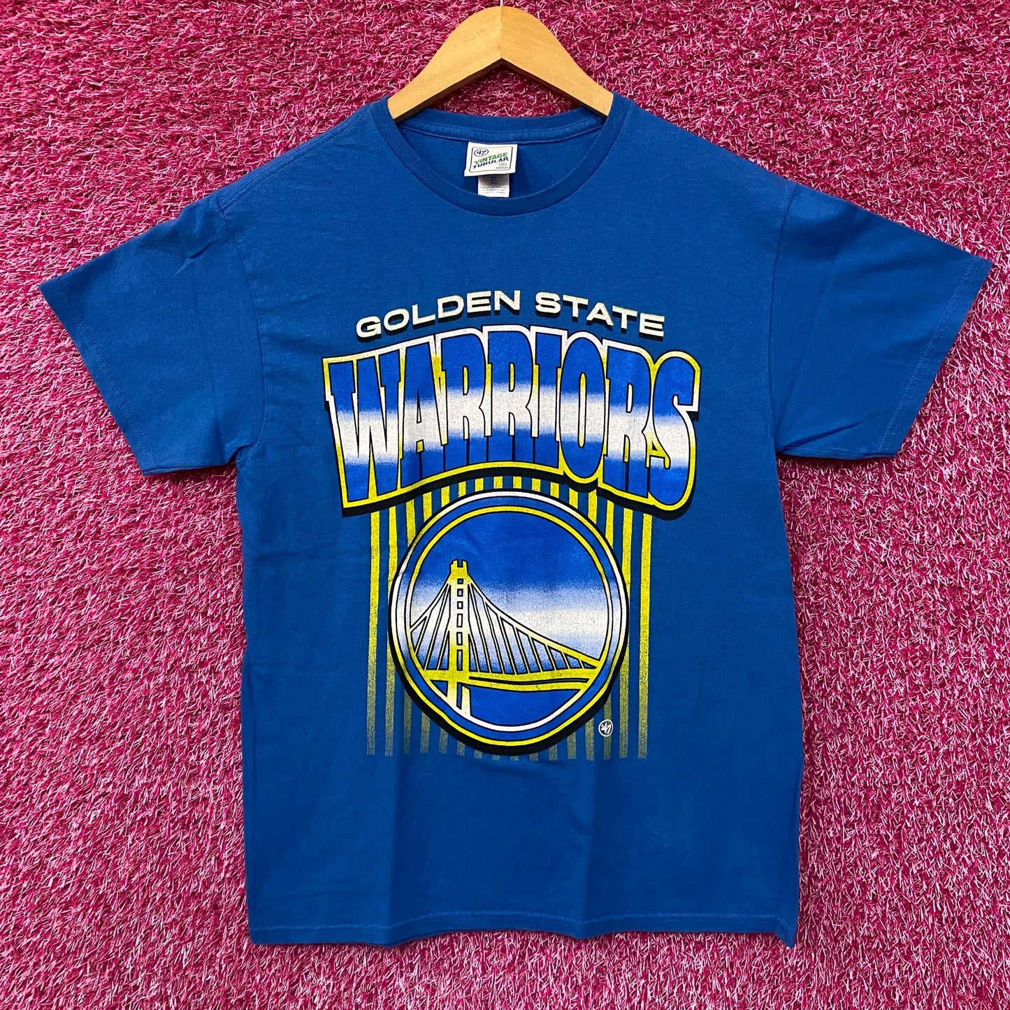 Golden State Warriors Retro Style Golden Gate Bridge NBA T-Shirt Small