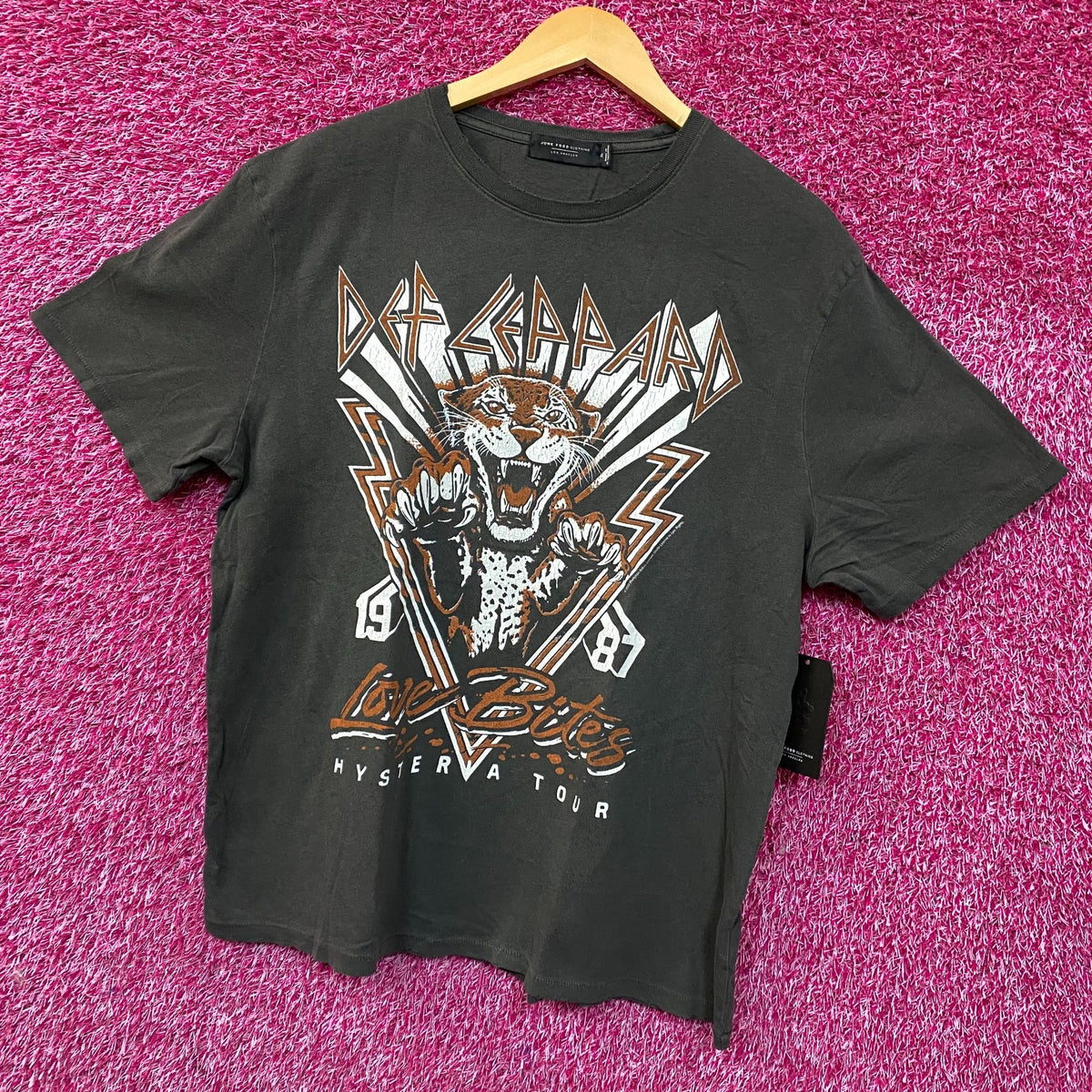 Def Leppard Love Bites Rock Tshirt size XL