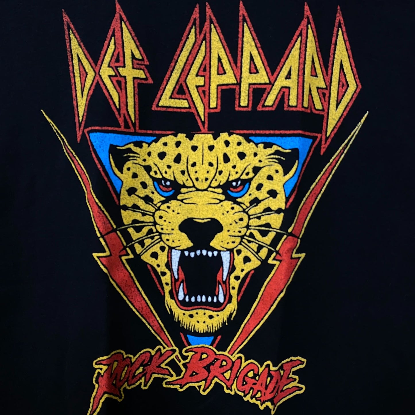 Def Leppard On Through The Nigh Rock Bridge Rock Band T-Shirt Medium