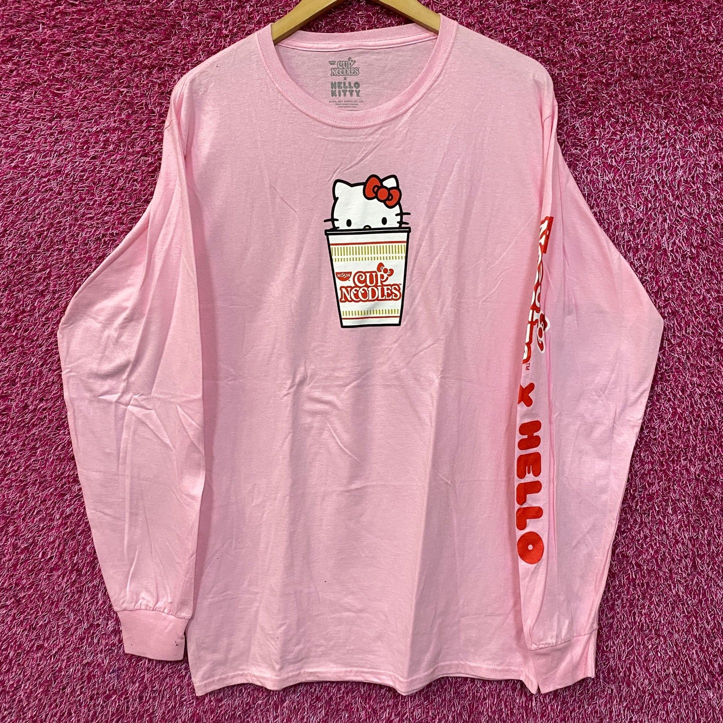Nissin Cup of Noodles x Hello Kitty Kawaii Sanrio Long Sleeve Tee M