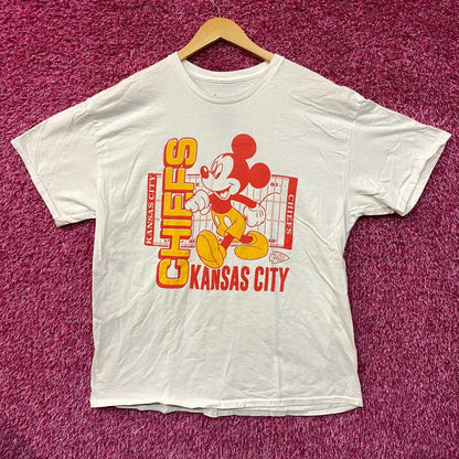 Disney x Junk Food NFL Kansas City Chiefs Mickey Mouse Field T-Shirt Large