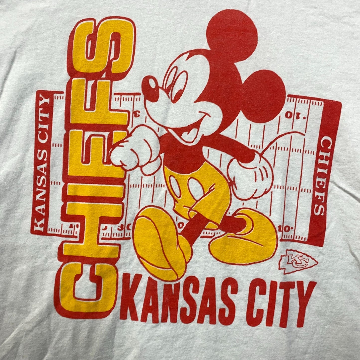 Disney x Junk Food NFL Kansas City Chiefs Mickey Mouse Field T-Shirt Large