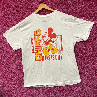 Disney x Junk Food NFL Kansas City Chiefs Mickey Mouse Field T-Shirt Large