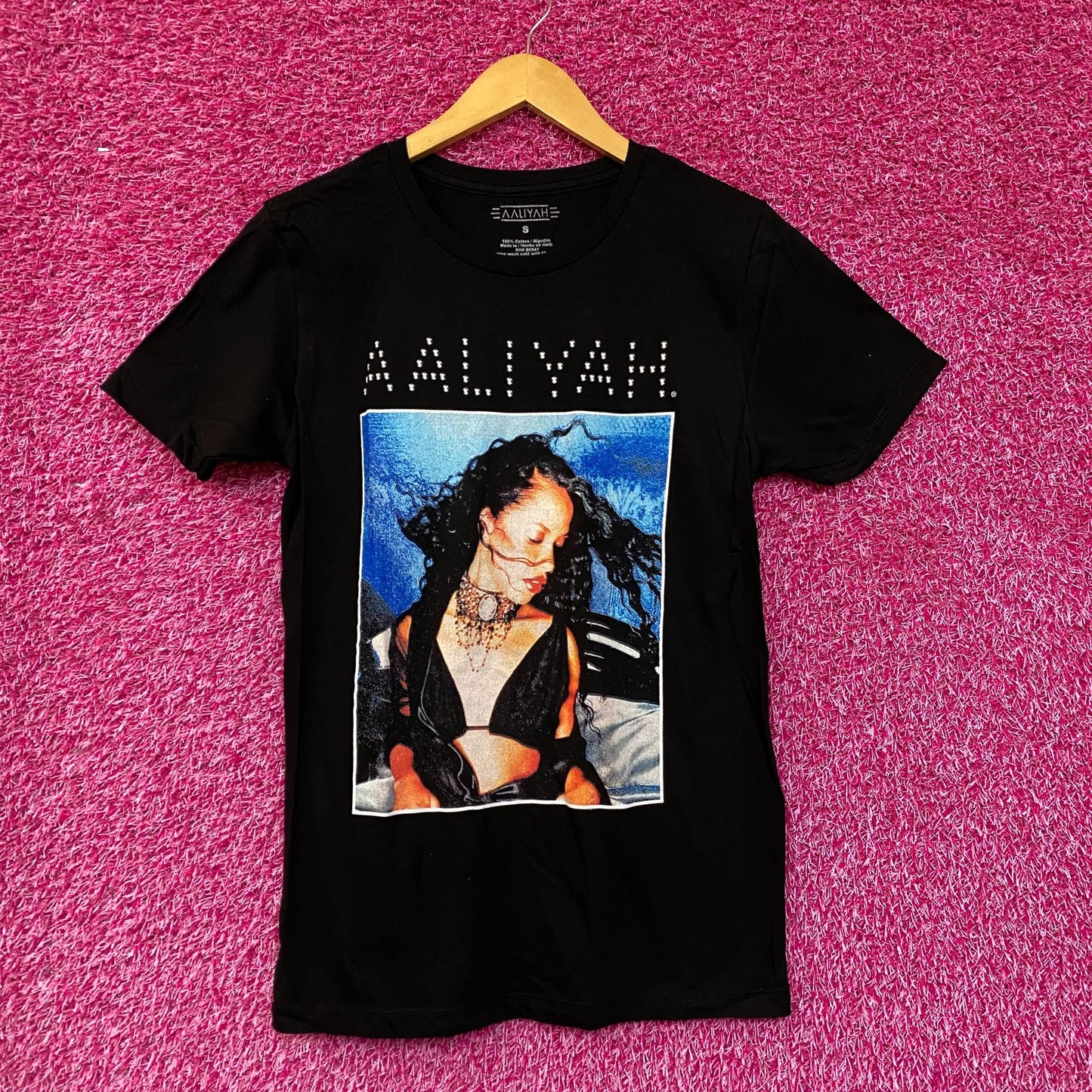 Aaliyah RNB 90s Retro Style Tshirt size Small