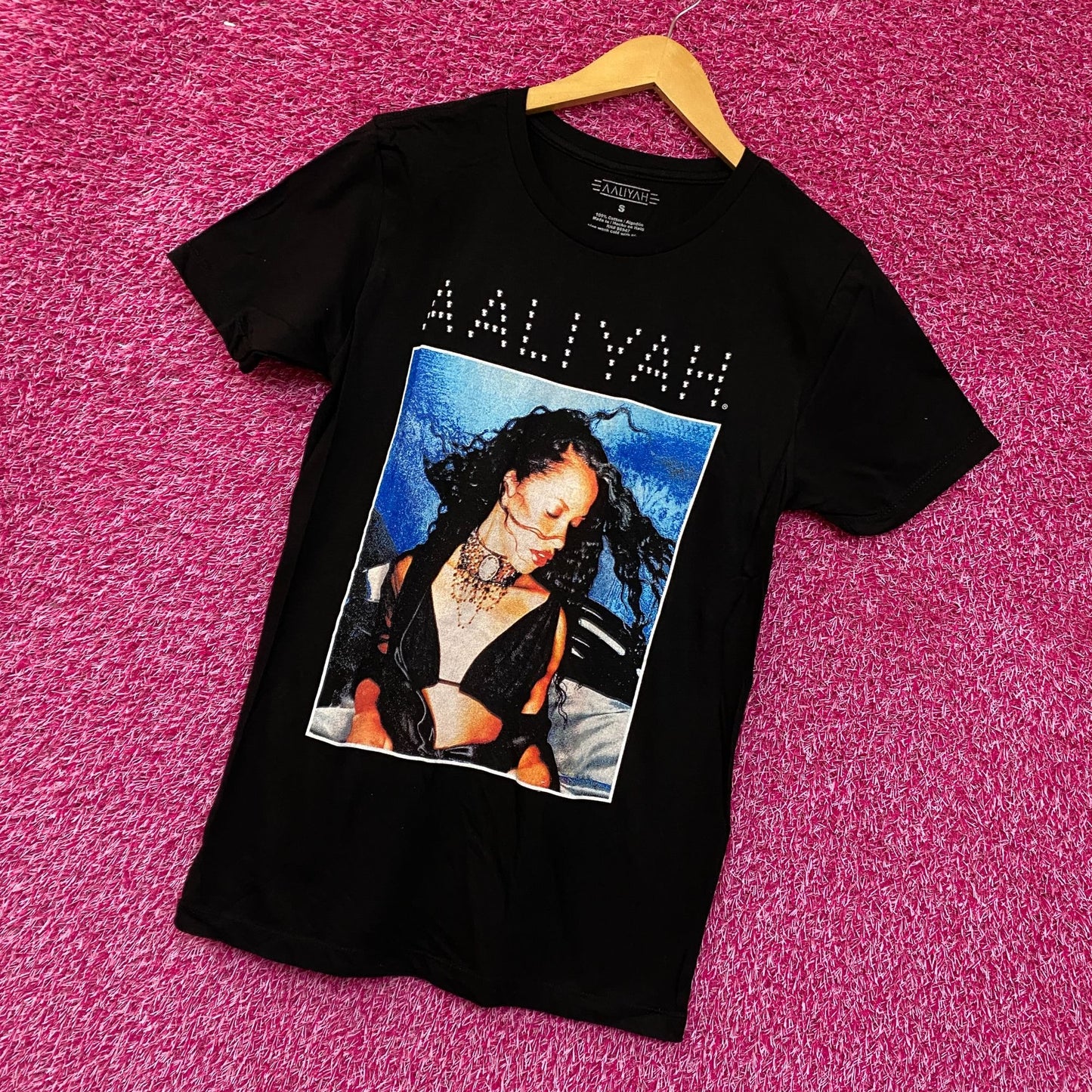 Aaliyah RNB 90s Retro Style Tshirt size Small