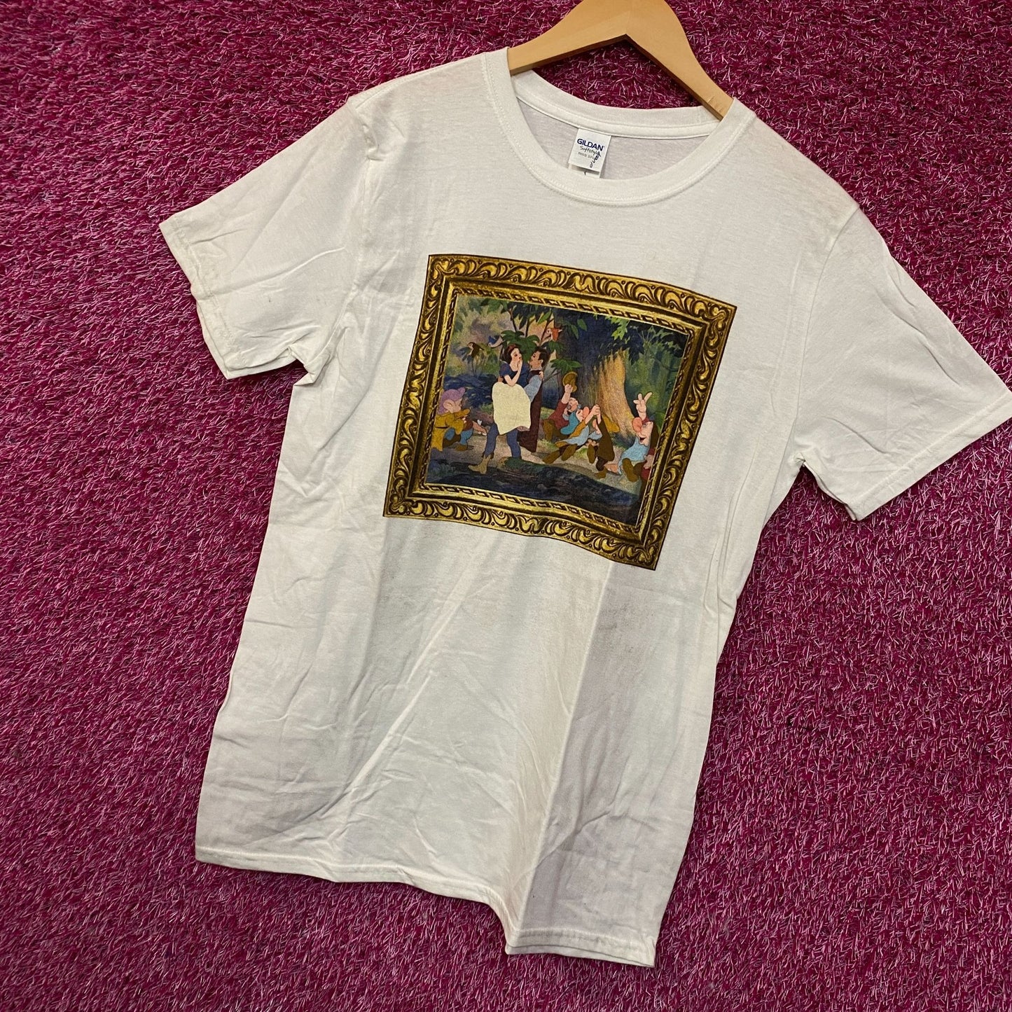 Snow White and the Seven Dwarfs painting Tshirt size Medium
