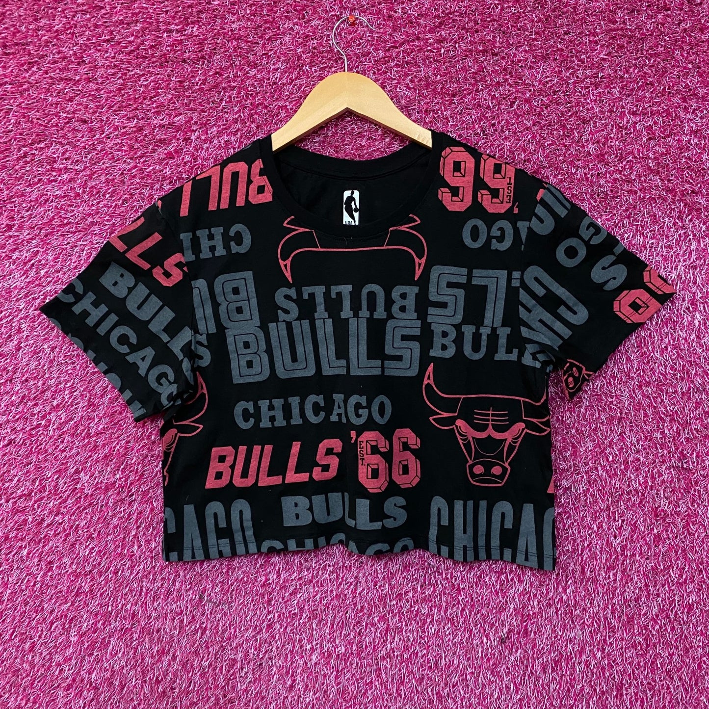 Chicago Bulls NBA All-Over Print Crop T-Shirt Medium