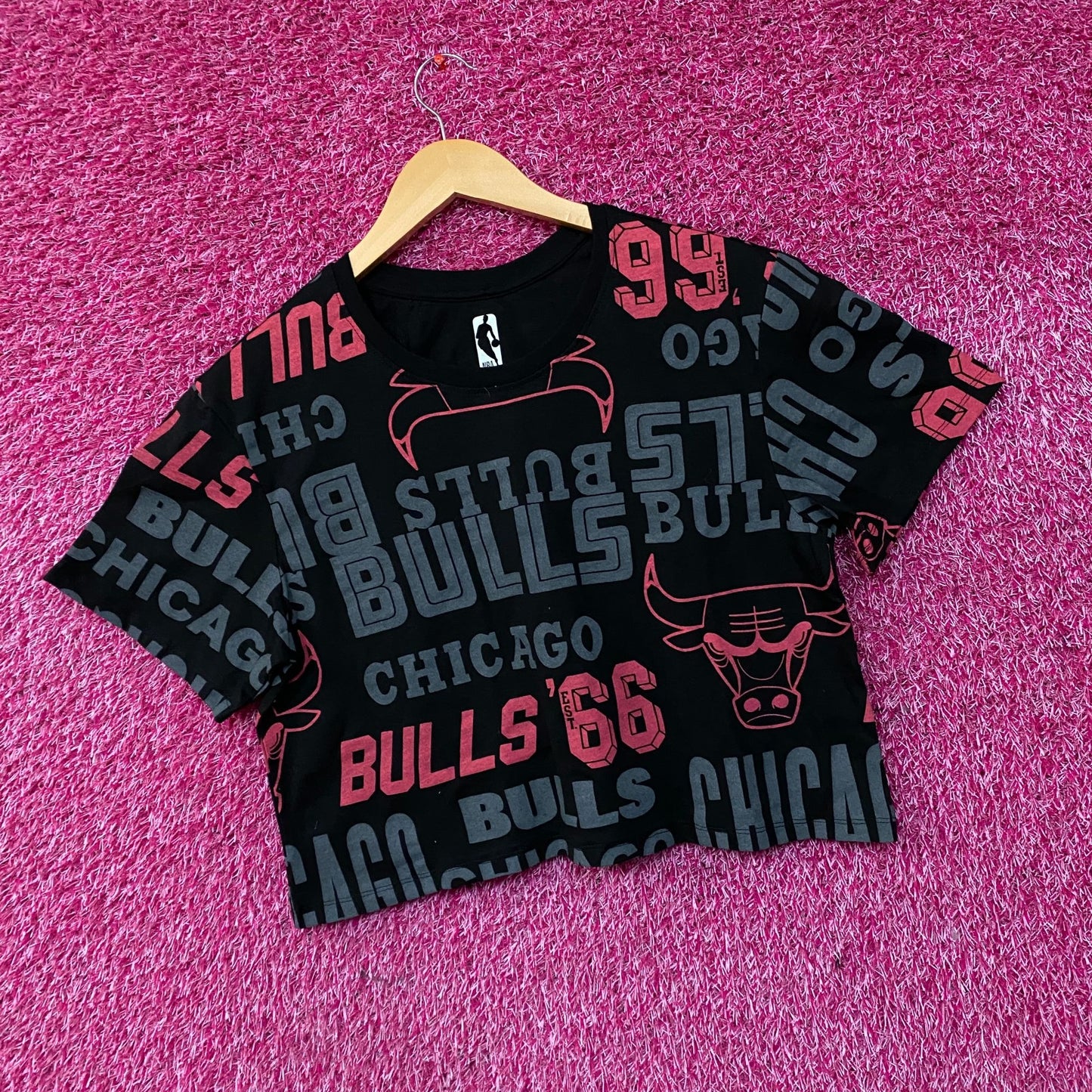 Chicago Bulls NBA All-Over Print Crop T-Shirt Medium