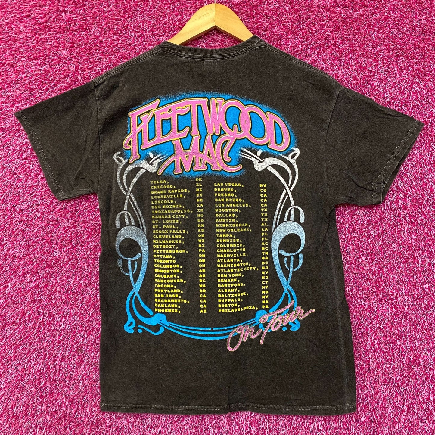 Fleetwood Mac On Tour Rock Tshirt size Small
