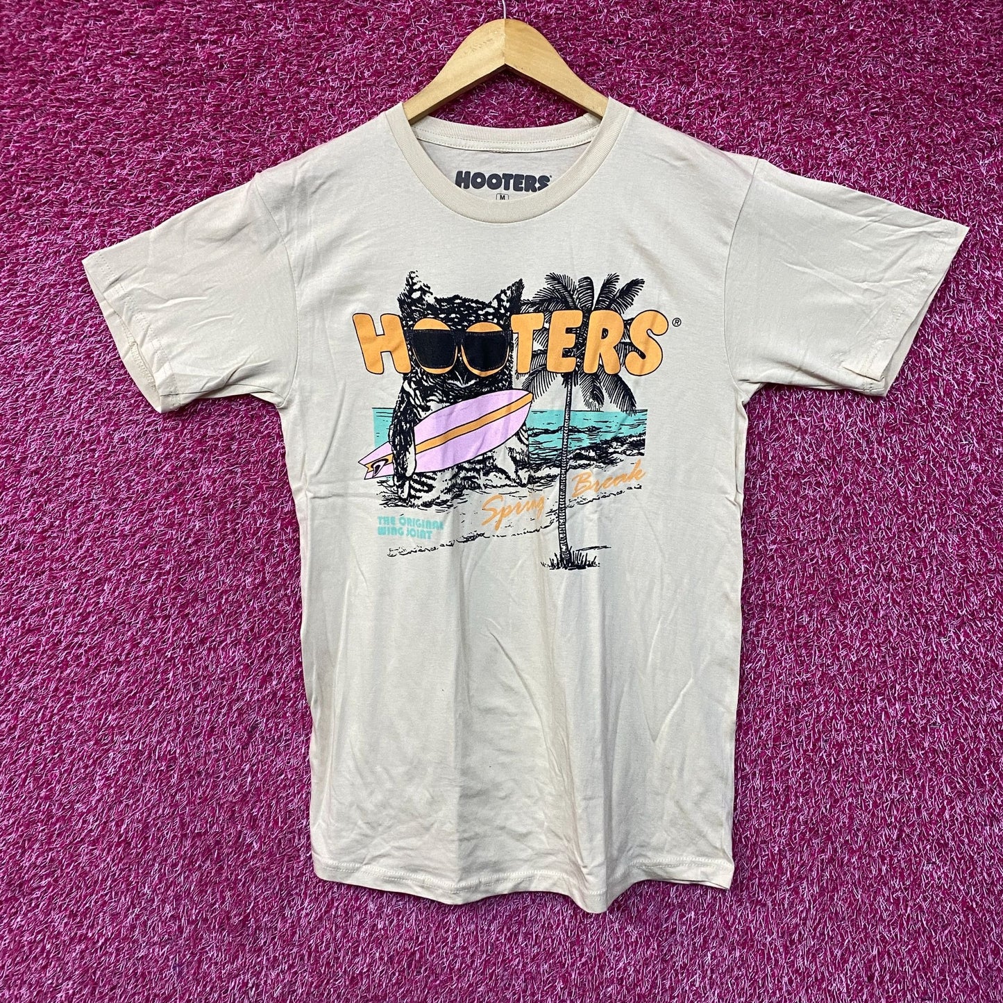 Hooters Spring Break The Original Wing Joint Beige T-Shirt Medium