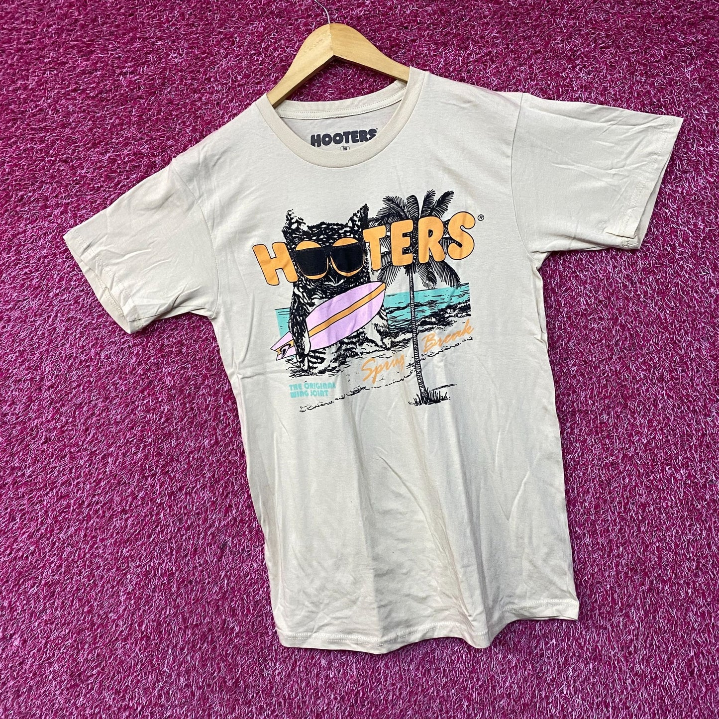 Hooters Spring Break The Original Wing Joint Beige T-Shirt Medium
