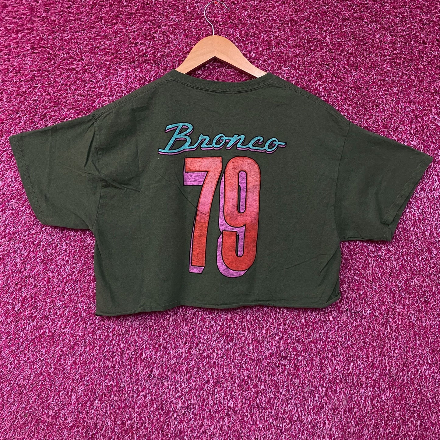 Junk Food Clothing Ford Bronco Off Road Ready Flea Market Women's Crop Tee Large