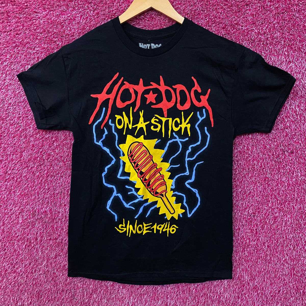 Hot Dog on a Stick 1946 Corndog Black Graphic T-Shirt Medium