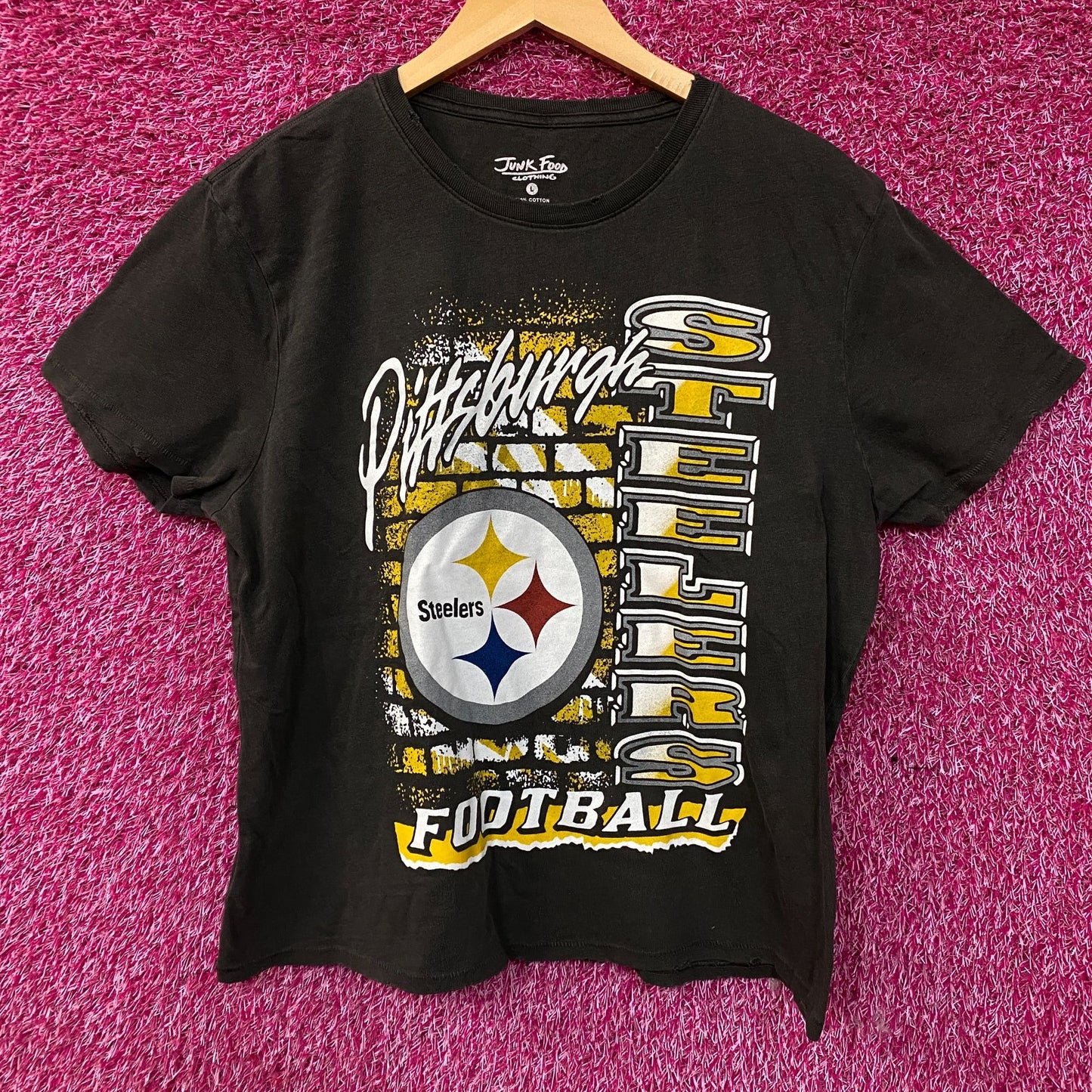 Junk Food Women's Pittsburgh Steelers Brick Vintage Style Tee Large