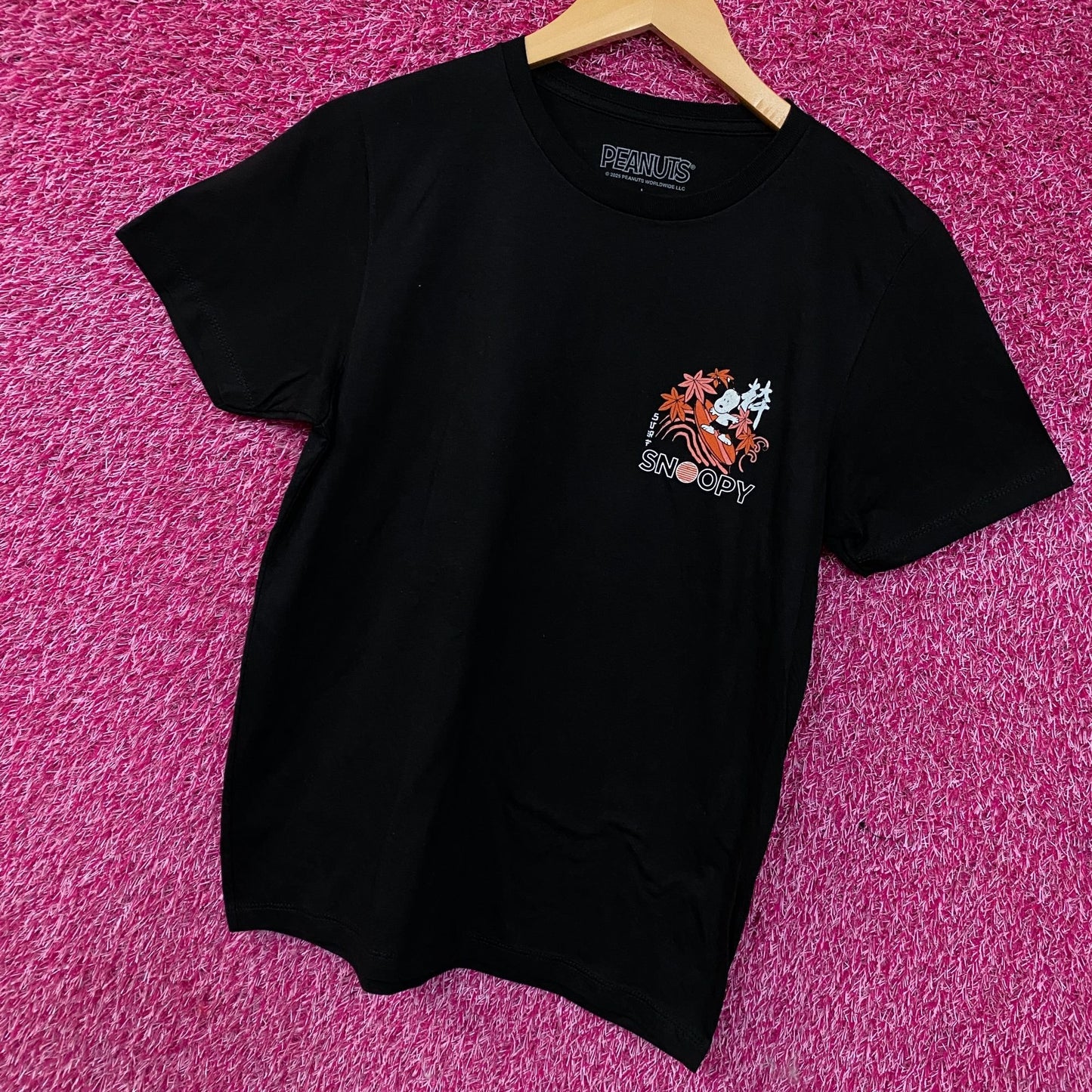 Peanuts Kanji Snoopy Surf Graphic T-Shirt Large