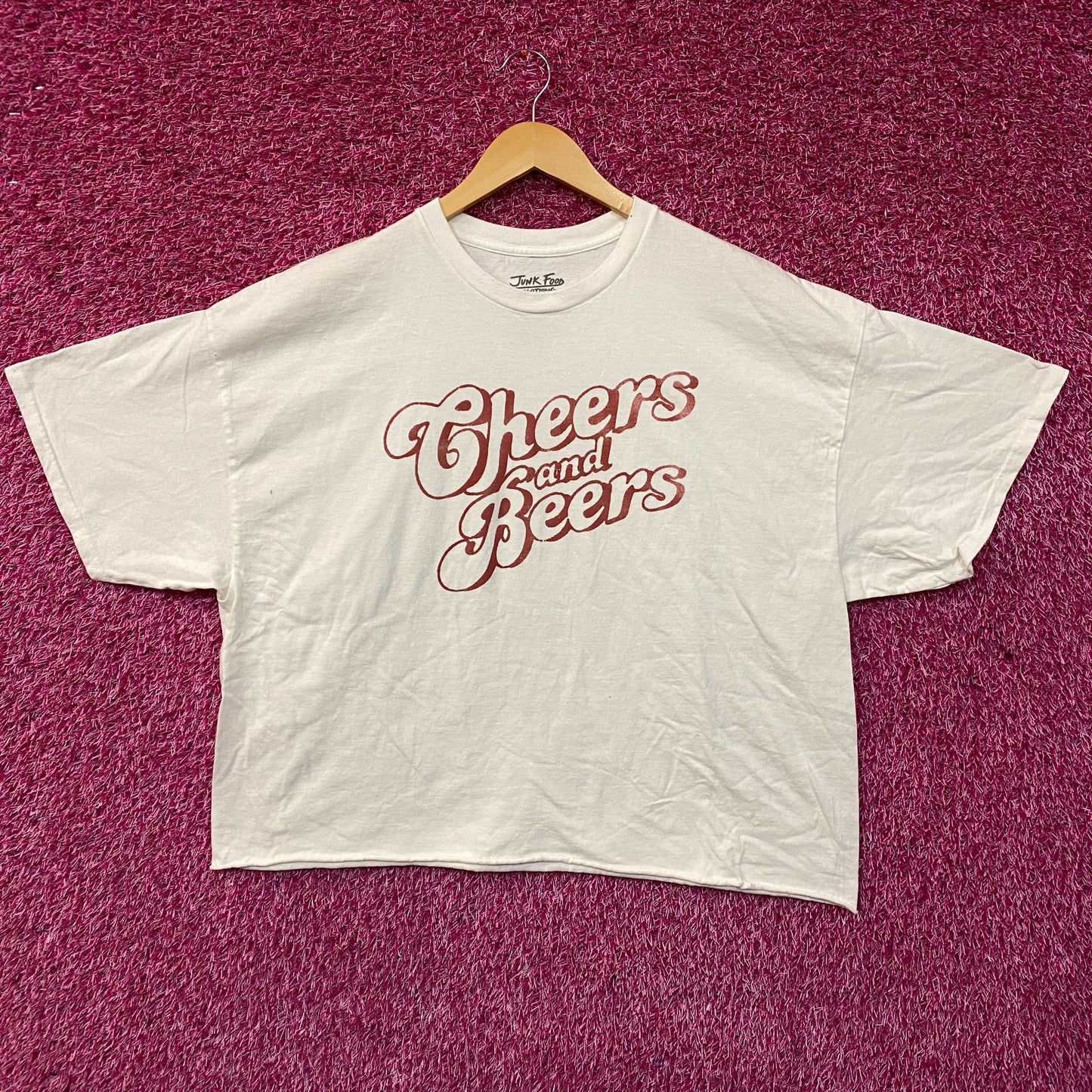 Junk Food Clothing Cheers and Beers Cropped Graphic T-Shirt XL