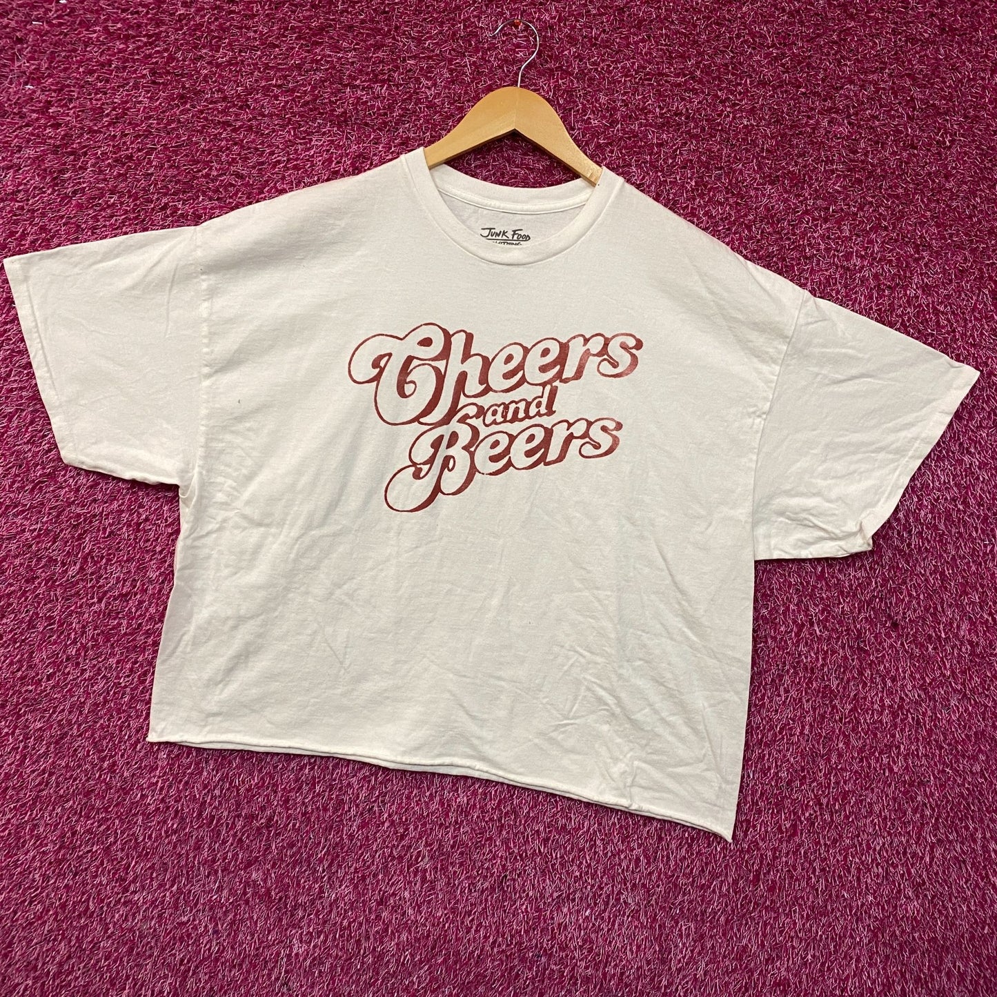 Junk Food Clothing Cheers and Beers Cropped Graphic T-Shirt XL