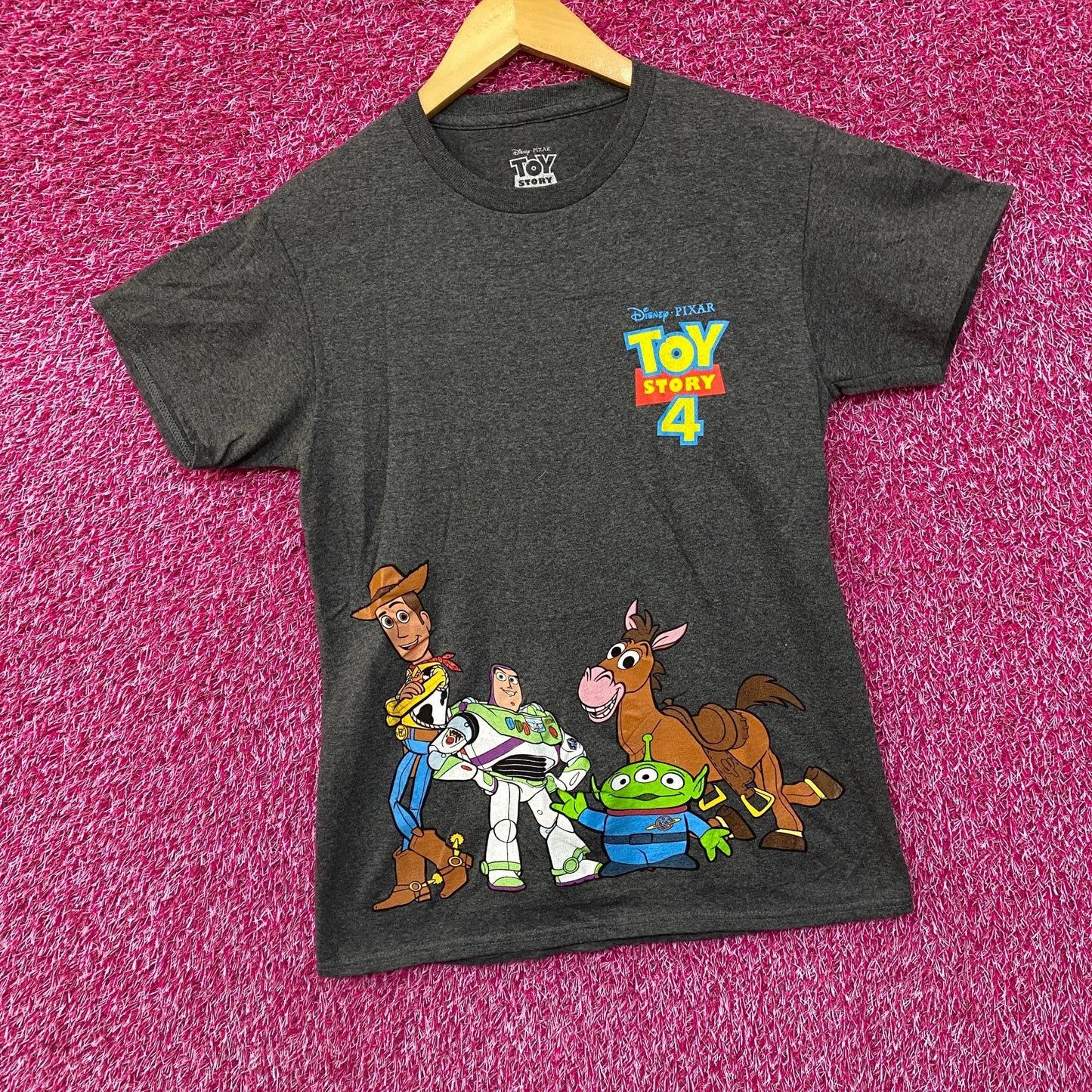 Disney Pixar Toy Story 4 Happy Crew T-Shirt Small