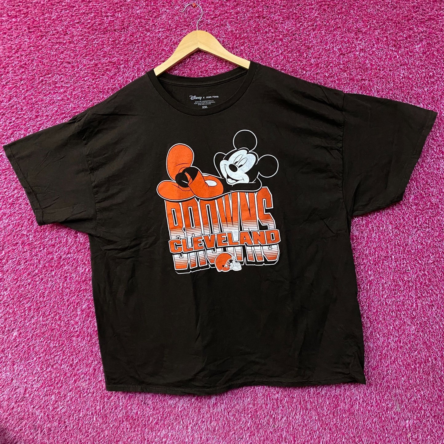 Junk Food x NFL Disney Mickey Mouse Kick Back Browns Cleveland Brown Shirt 2XL