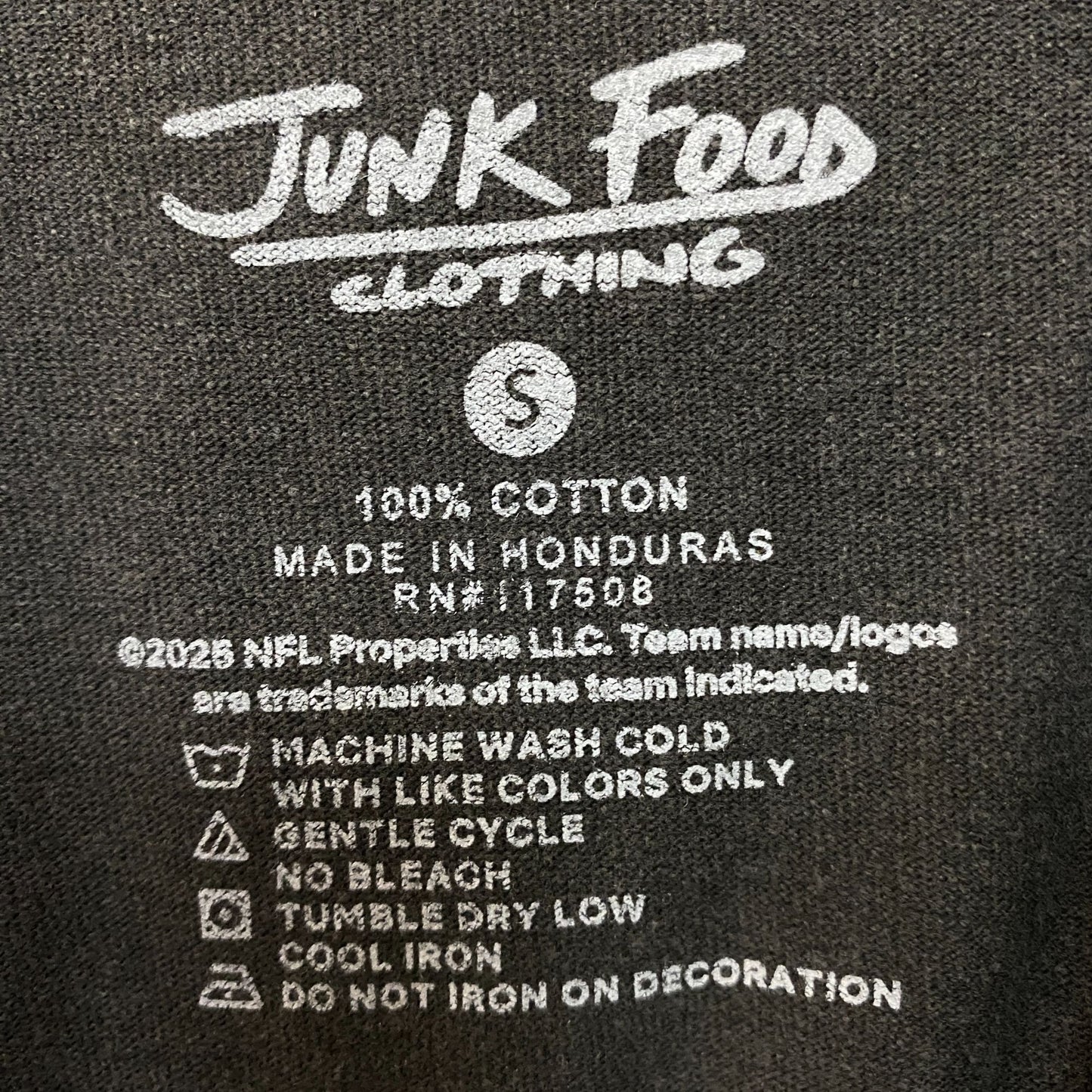 Junk Food Clothing Los Angeles Rams Graphic T-Shirt Small