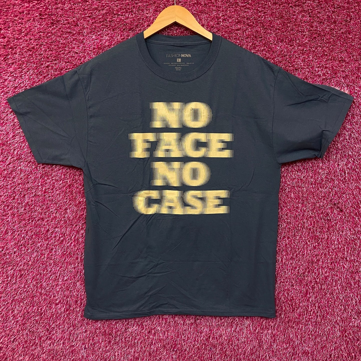 Fashion Nova No Face No Case Glitched Graphic T-Shirt Large