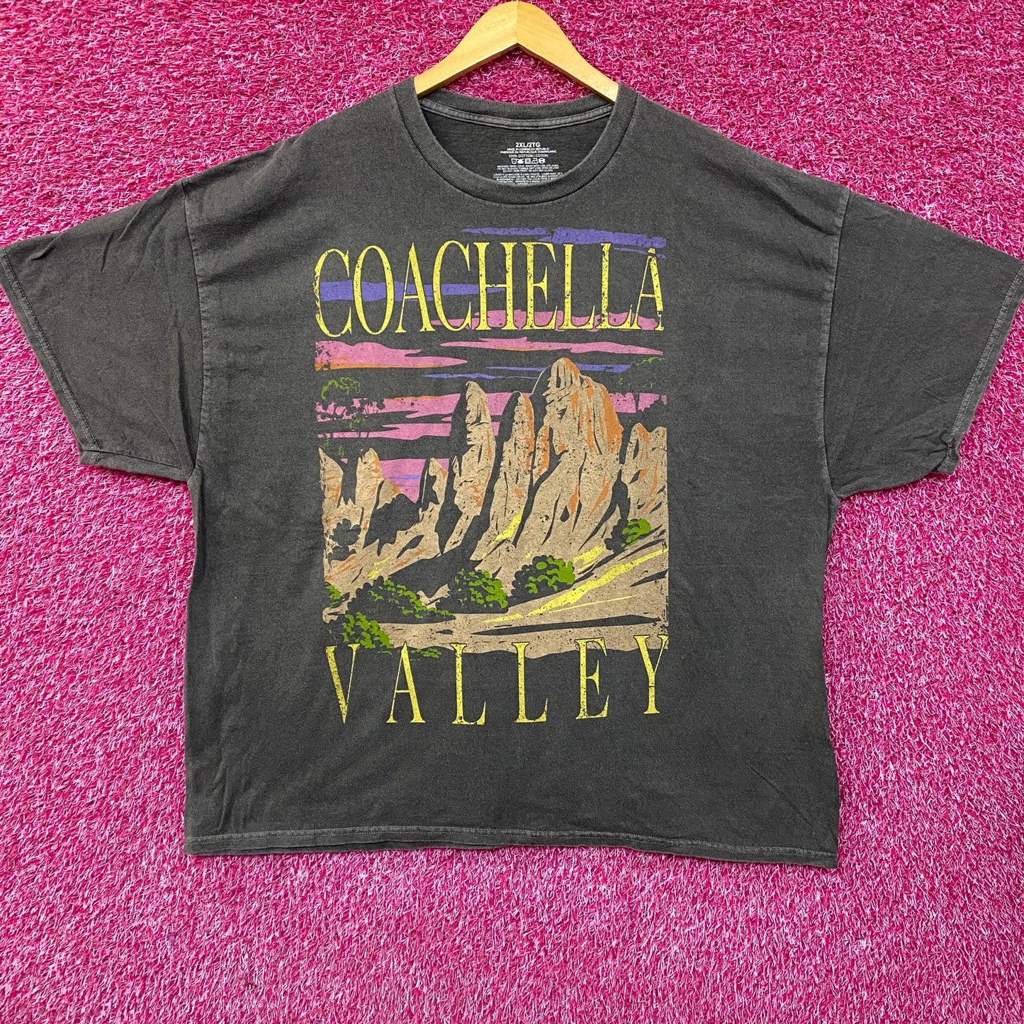 Coachella Valley Vintage-Style Graphic Design T-Shirt 2XL