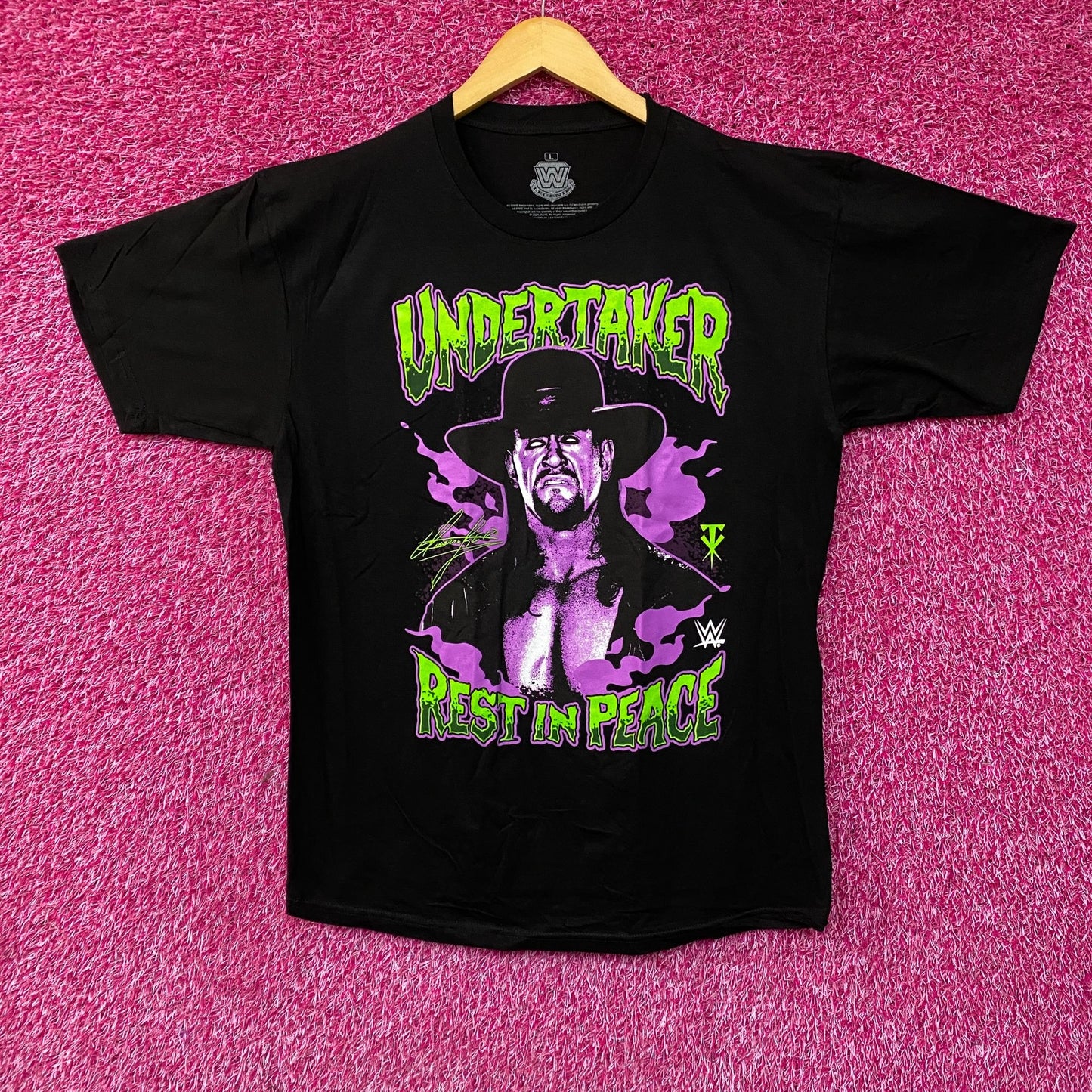 WWE Ash The Undertaker Rest In Peace Glow Ink T-Shirt Large