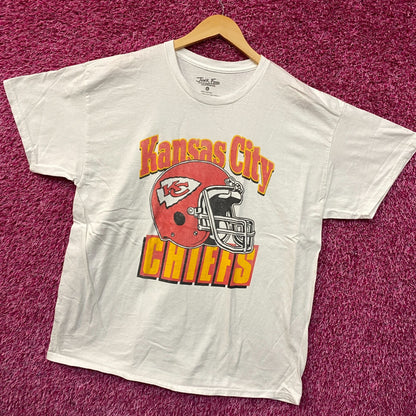 NFL Kansas City Chief Vintage Style Helmet Logo Football T-Shirt Large