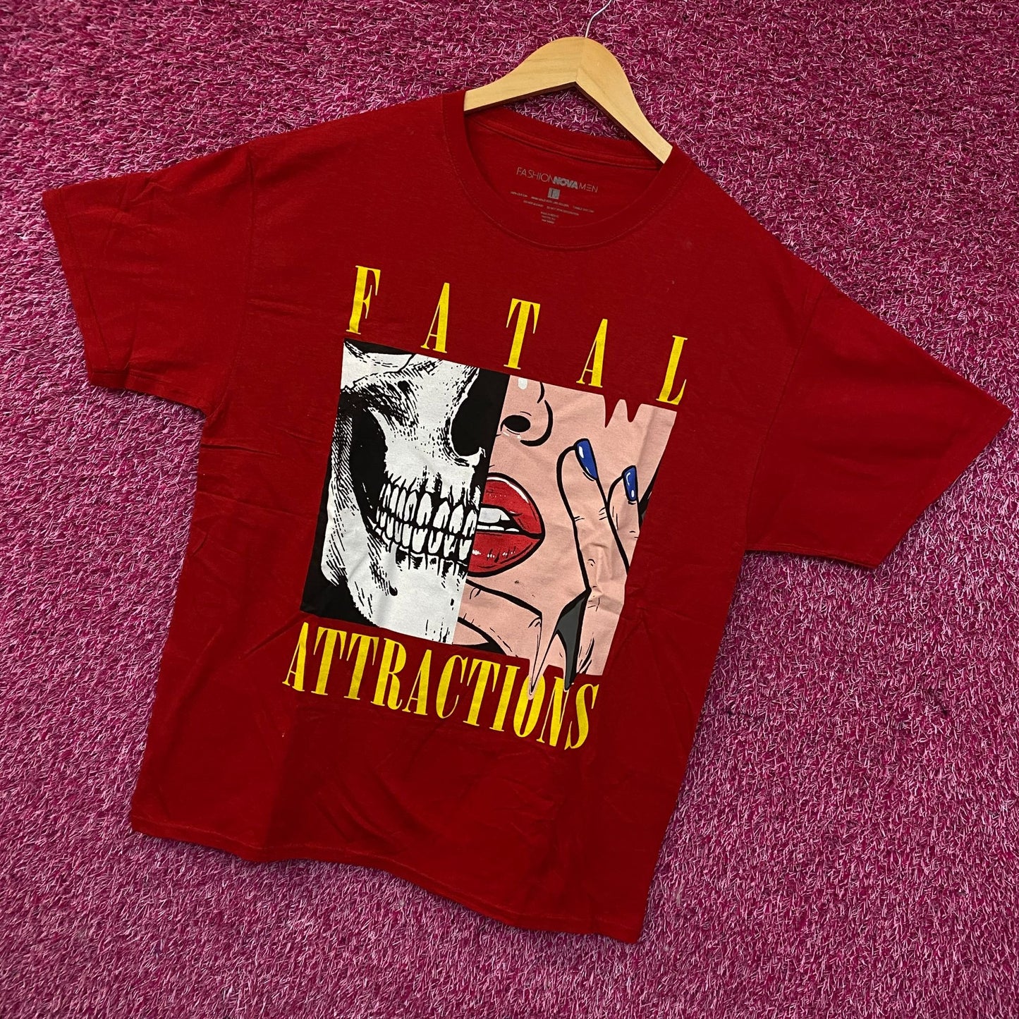 Fashion Nova Fatal Attractions Graphic T-Shirt Large
