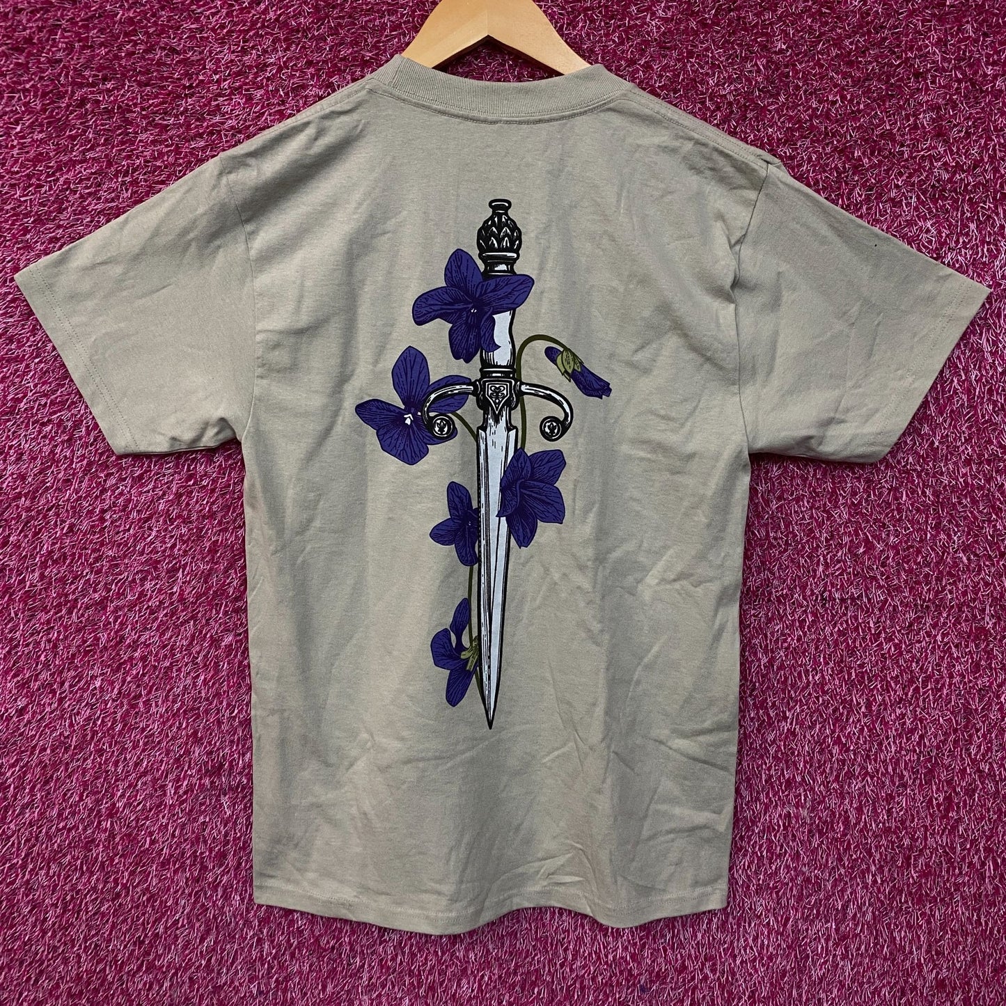 The Empyrean Fourth Wing Violent Little Thing Graphic T-Shirt XS
