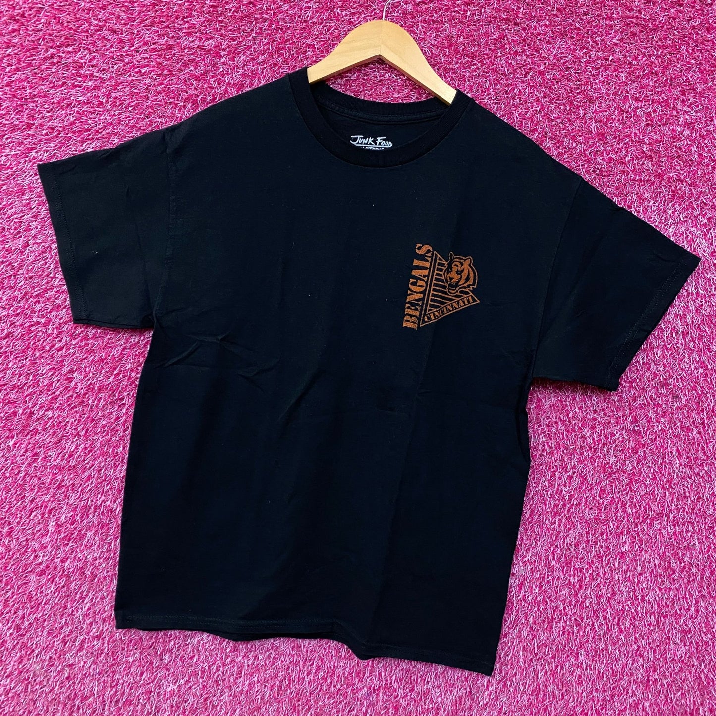 Junk Food Clothing Cincinnati Bengals Drive Graphic T-Shirt Medium
