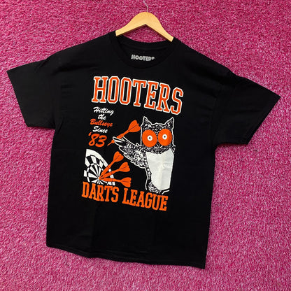 Hooters Darts League Hitting the Bullseye Since '83 Graphic T-shirt XL