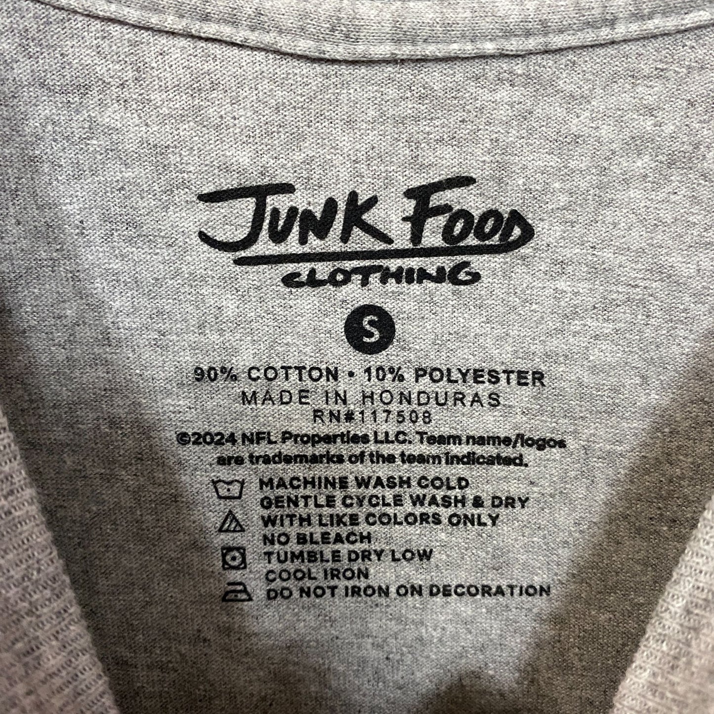 Junk Food NFL New York Giants Complete T-Shirt Small
