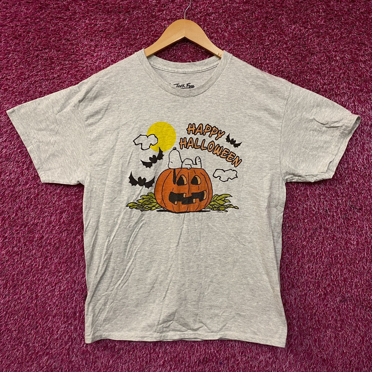 Junk Food Clothing Peanuts Snoopy Halloween Tshirt size Medium