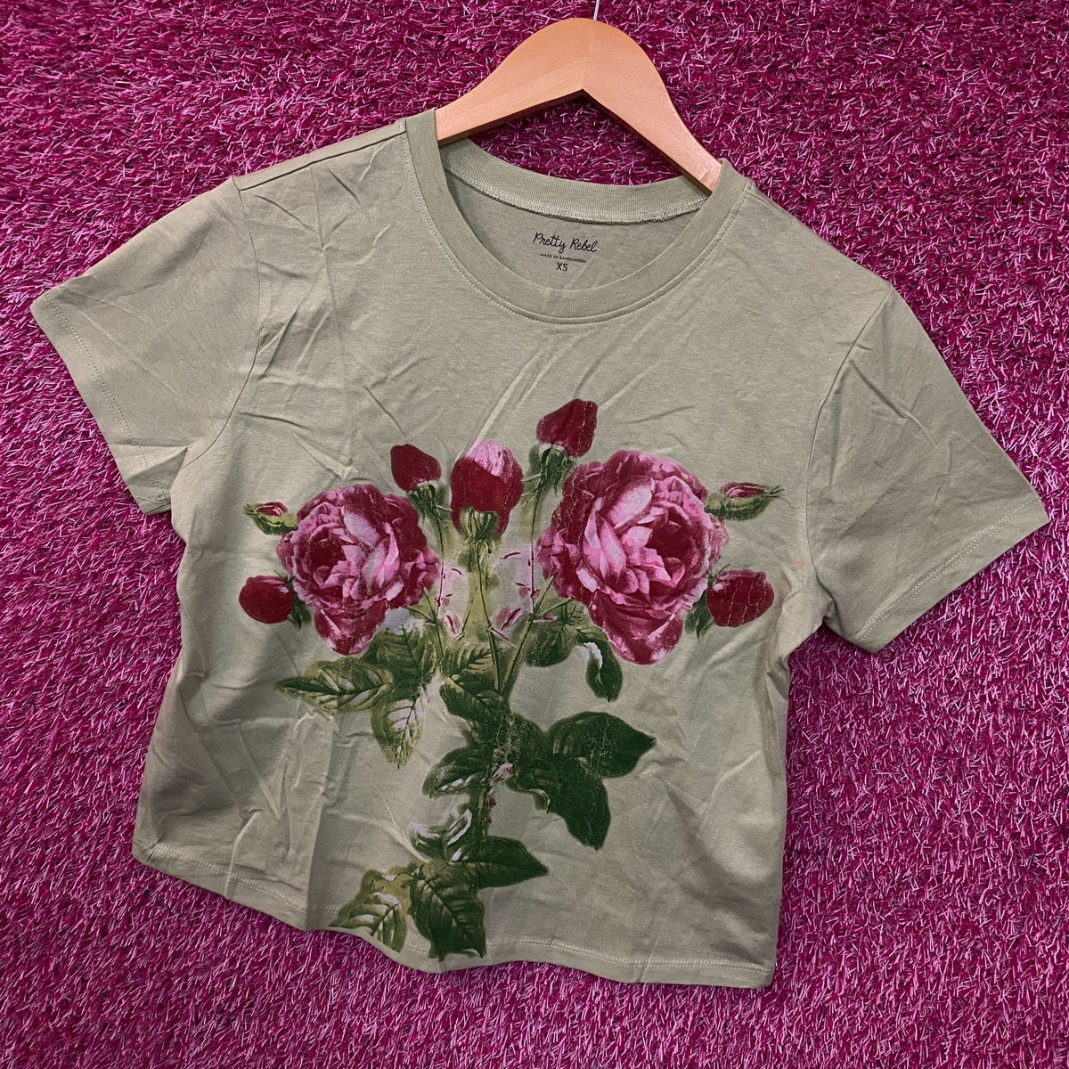 Pretty Rebel Rose Graphic Crop Top XS