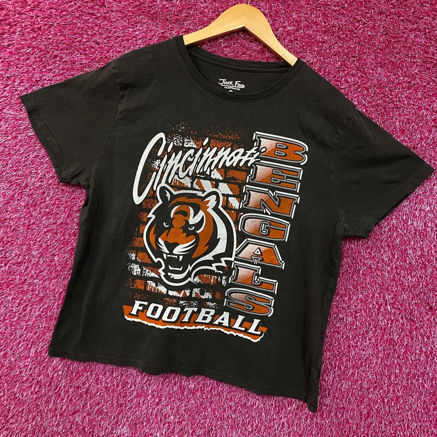 Junk Food Clothing Women's NFL Cincinnati Bengals Brick Retro Tee XL