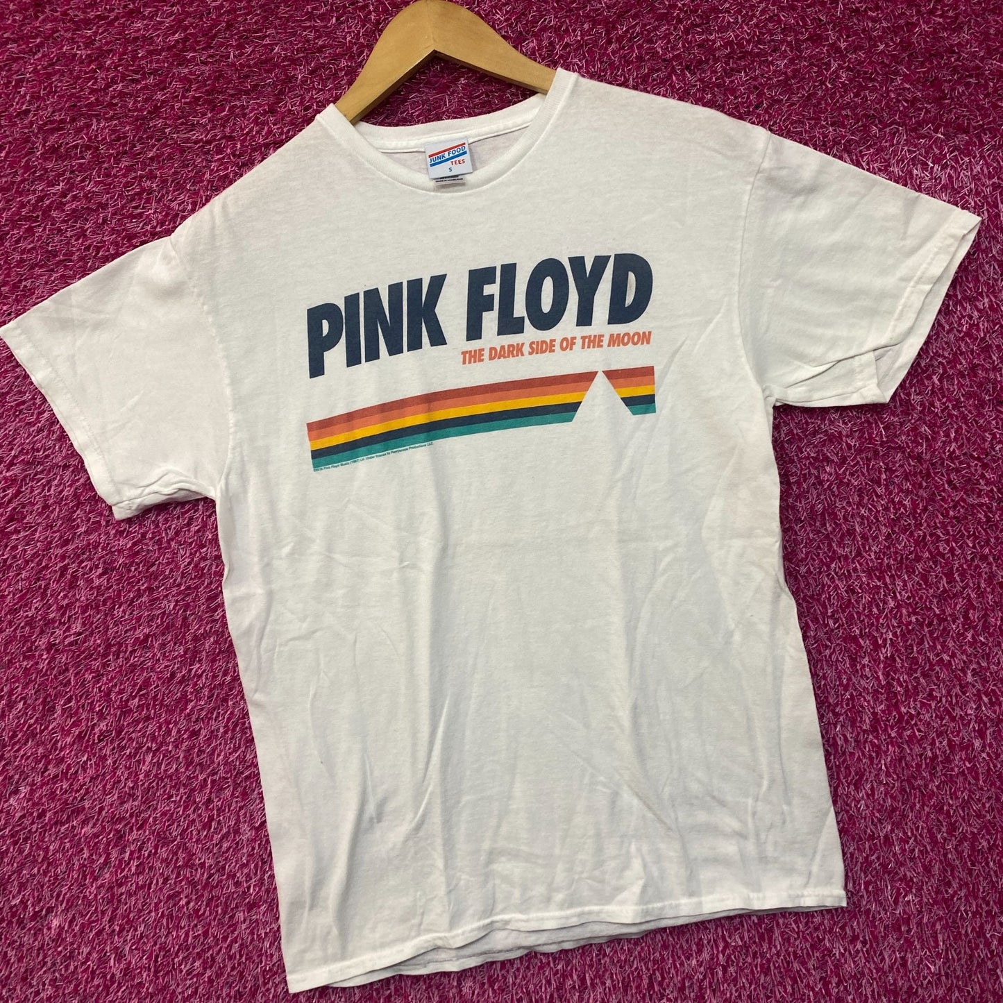 Pink Floyd Dark Side of the Moon White Rock Tshirt size Small