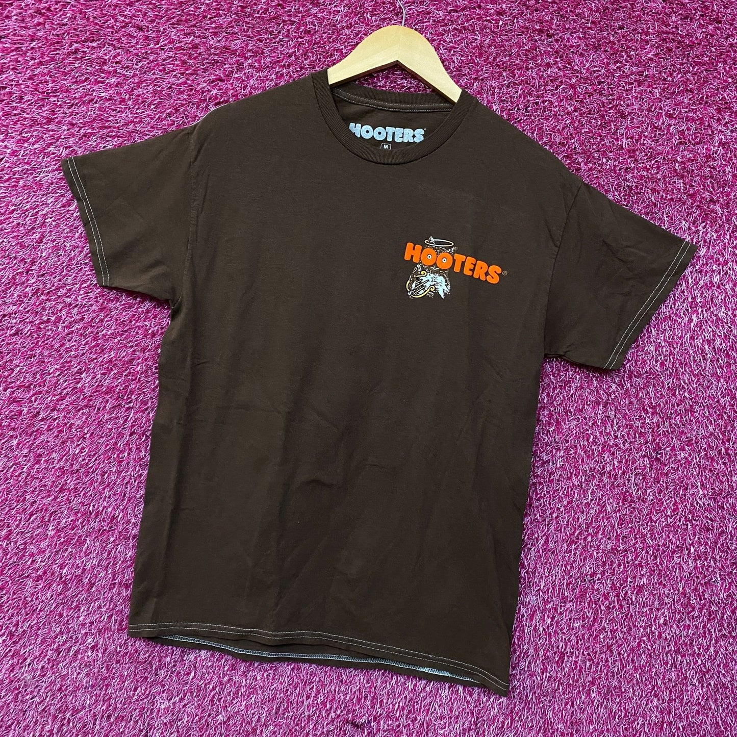 Hooters "Where Angels Get Their Wings!" Graphic T-Shirt Medium