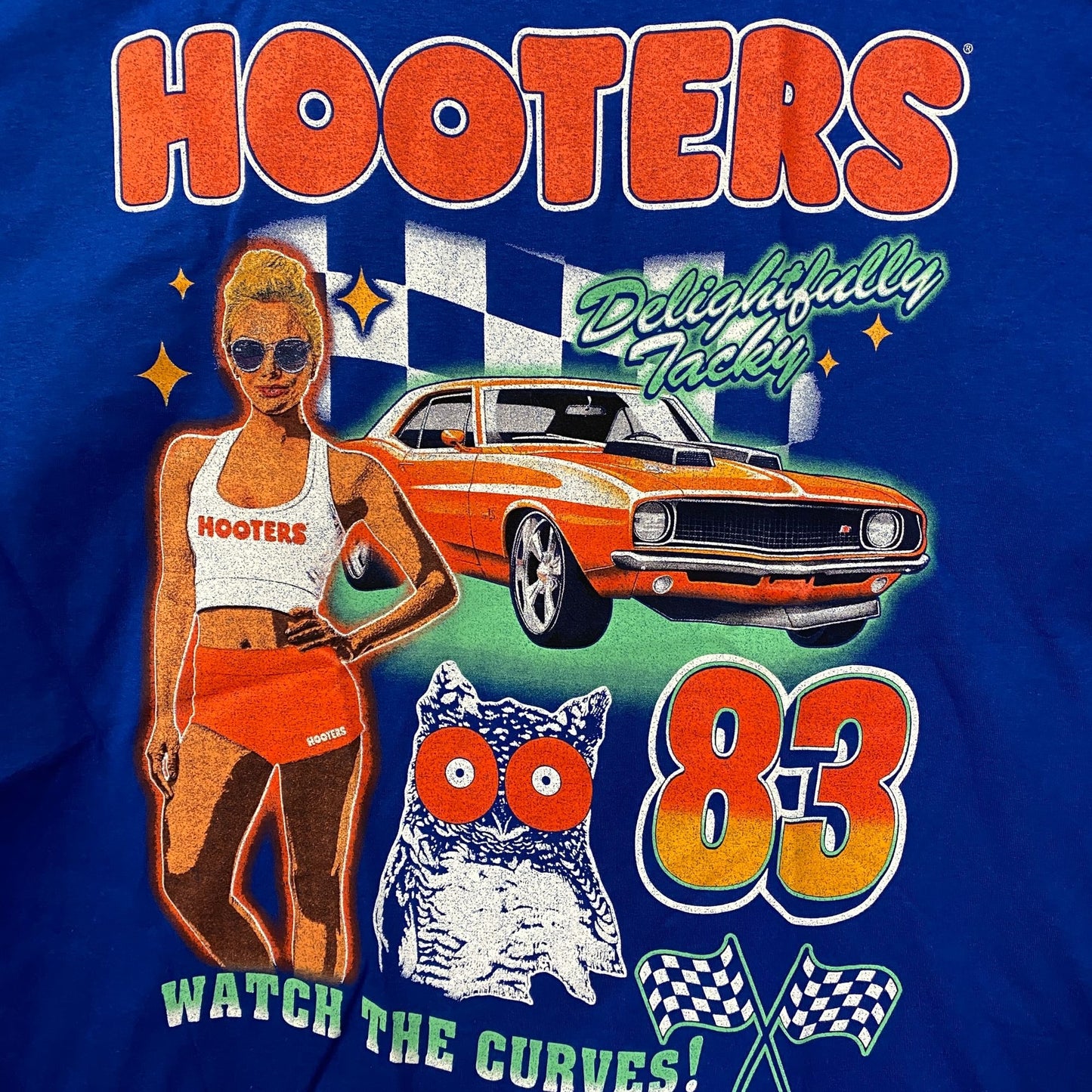 Hooters Delightfully Tacky Racing 83 Watch The Curves T-shirt Large