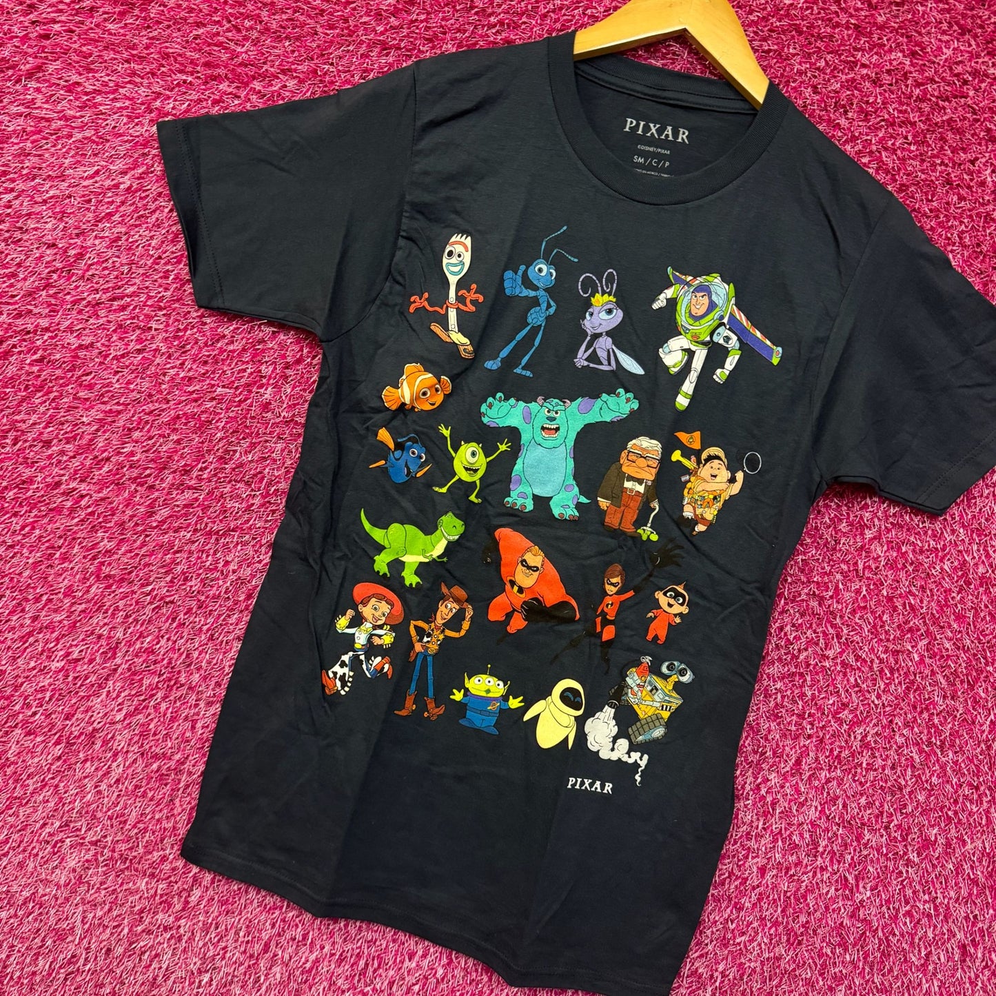 Pixar Characters T-shirt size Small