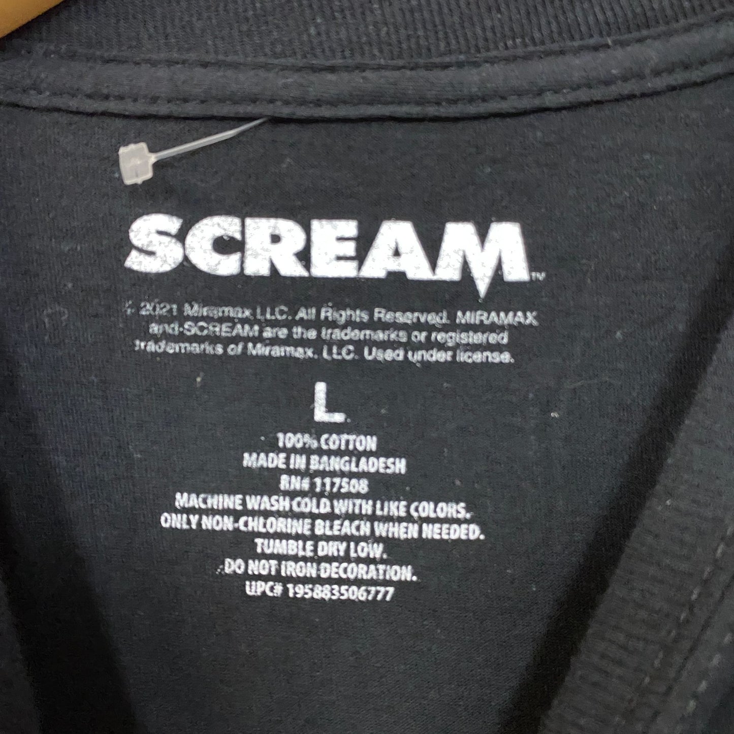 Scream Classic Horror Slasher Film Poster Graphic Design T-Shirt Large