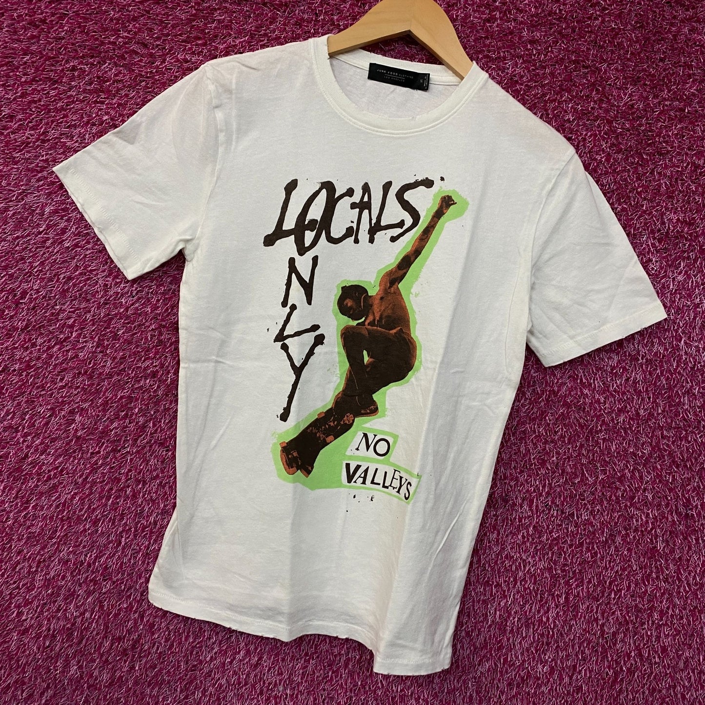 Junk Food Clothing Locals Only No Valley Vintage Style Graphic Tee XS