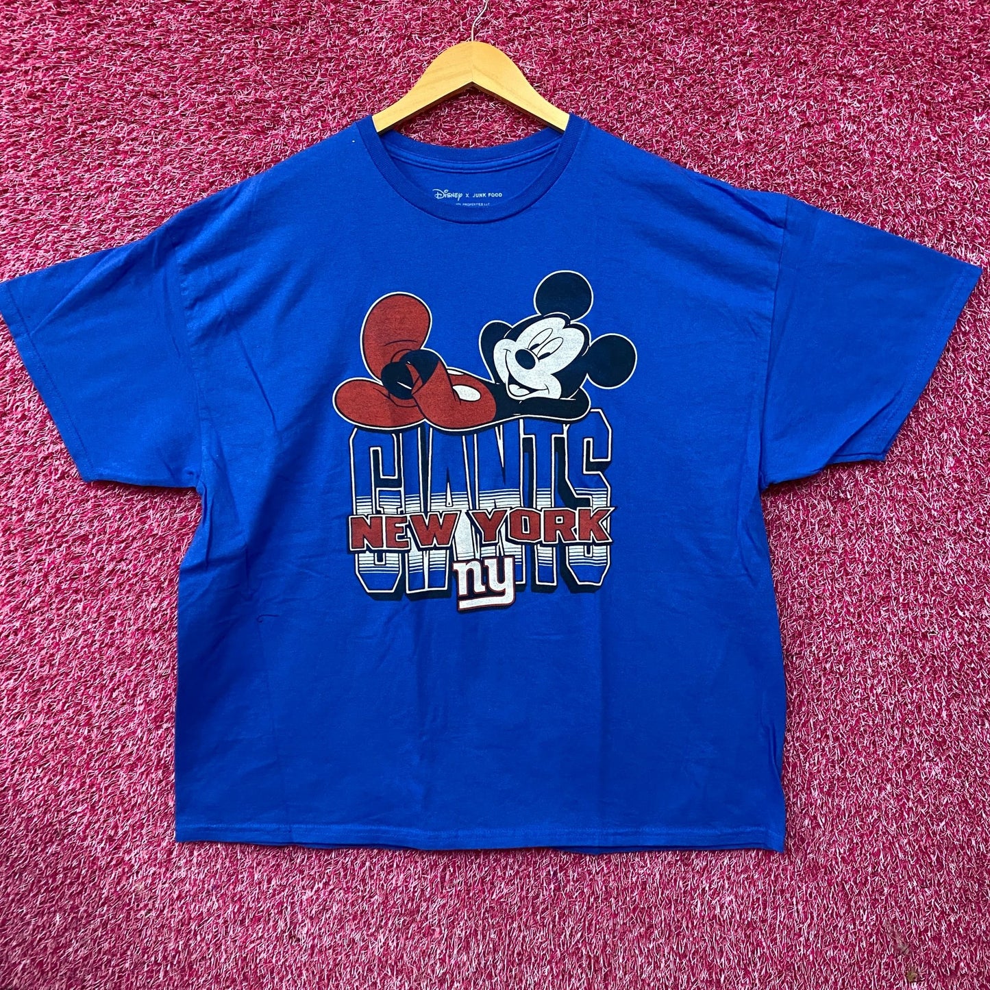 Disney x Junk Food NFL New York Giants Mickey Mouse Kick Back T-Shirt XL