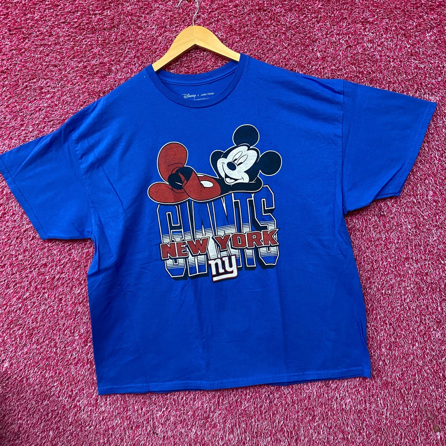 Disney x Junk Food NFL New York Giants Mickey Mouse Kick Back T-Shirt XL