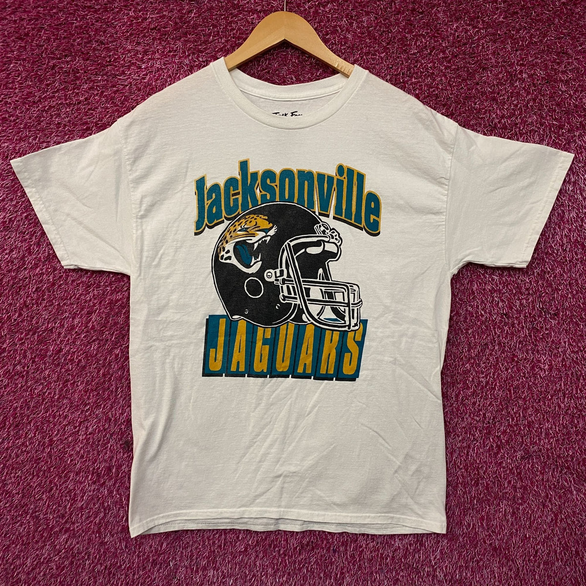 Junk Food Jacksonville Jaguars Football Helmet White Tshirt size Medium