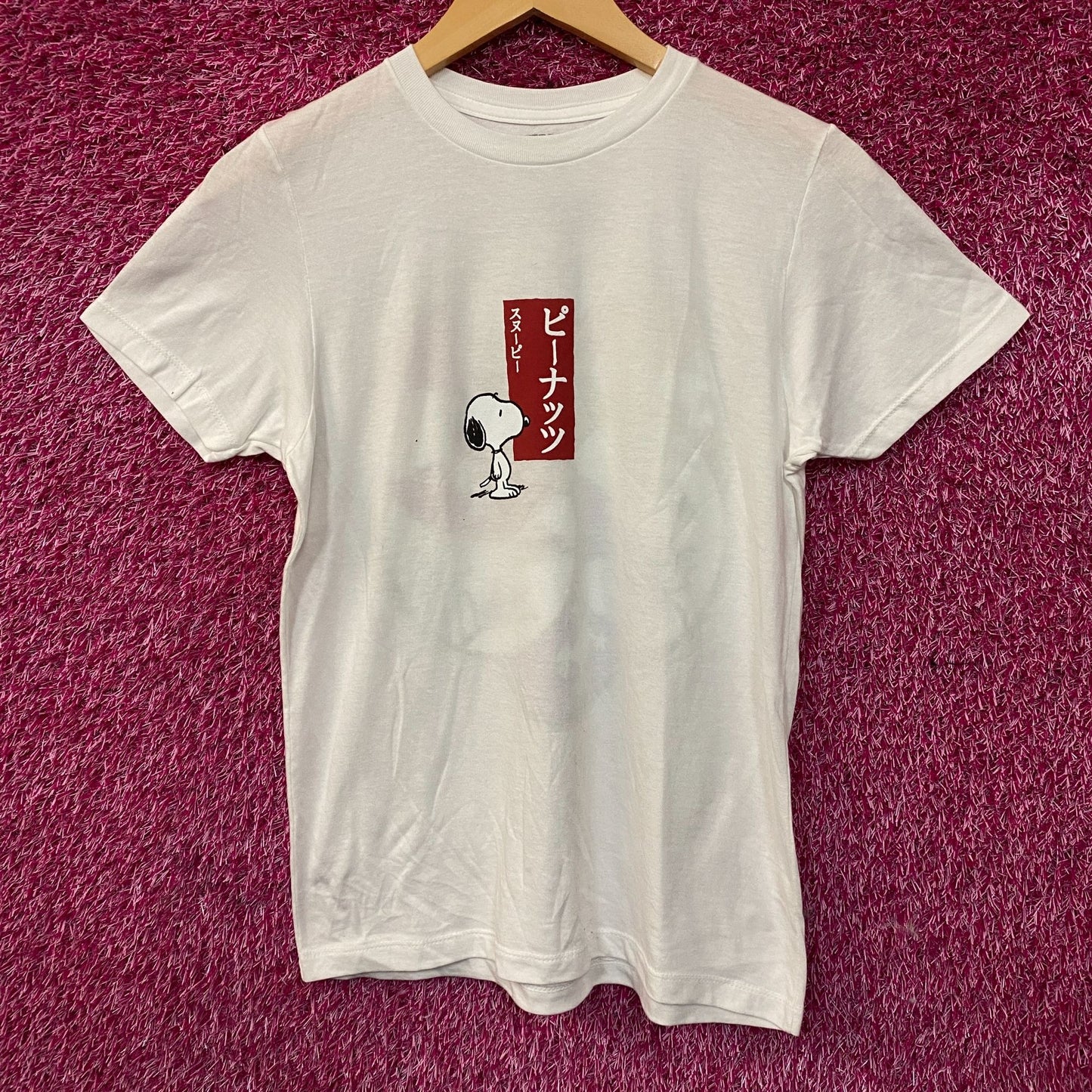 Snoopy Kanji Different Characteristics Women's Tshirt size Medium