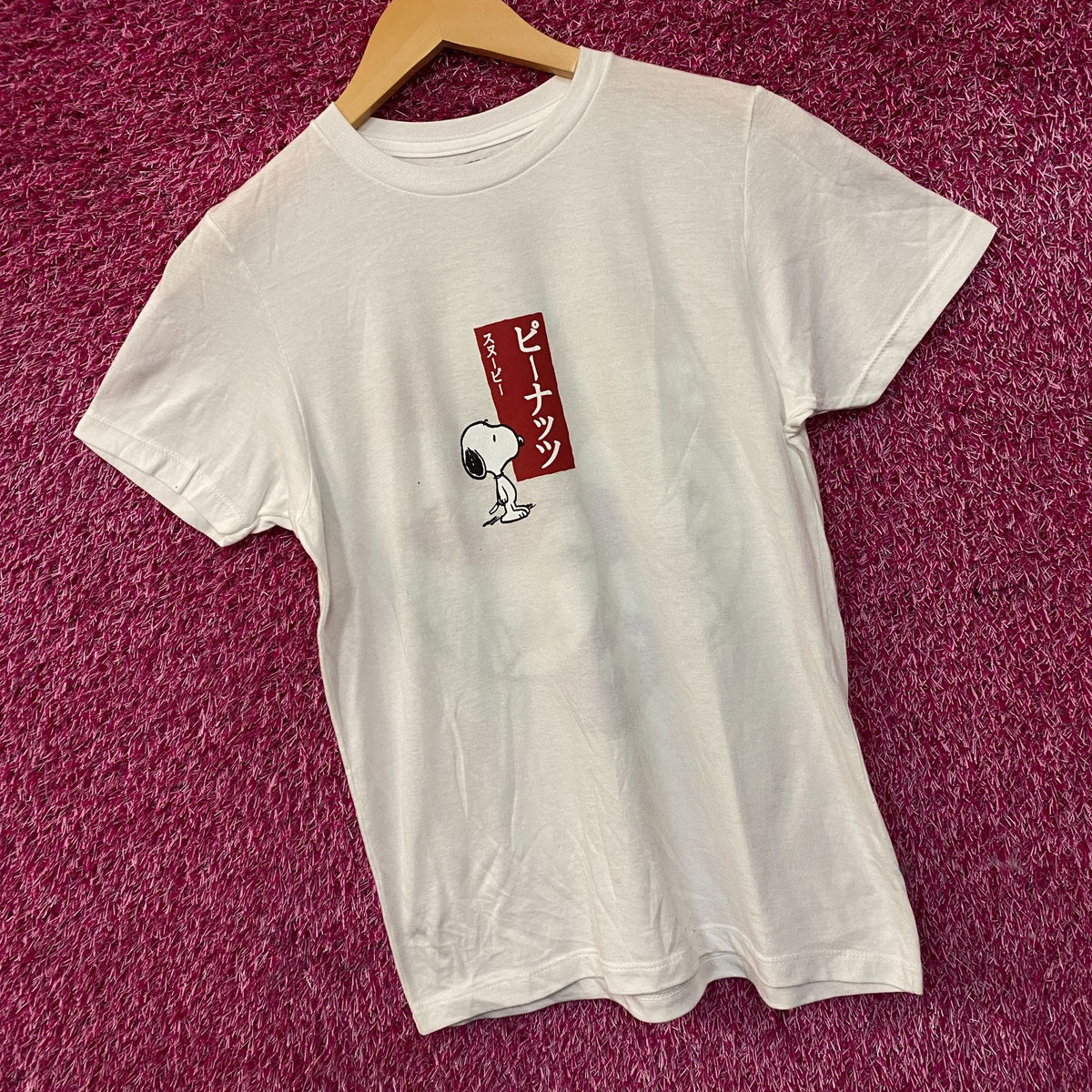 Snoopy Kanji Different Characteristics Women's Tshirt size Medium