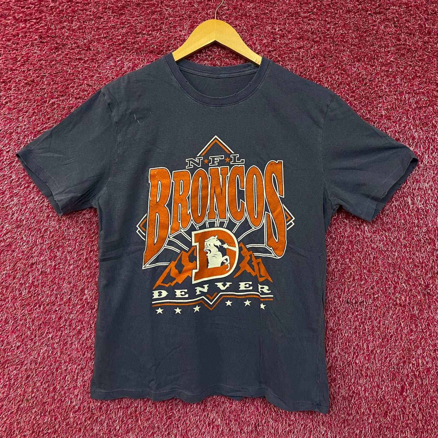 NFL Denver Broncos Peak Graphic Women's T-Shirt XL