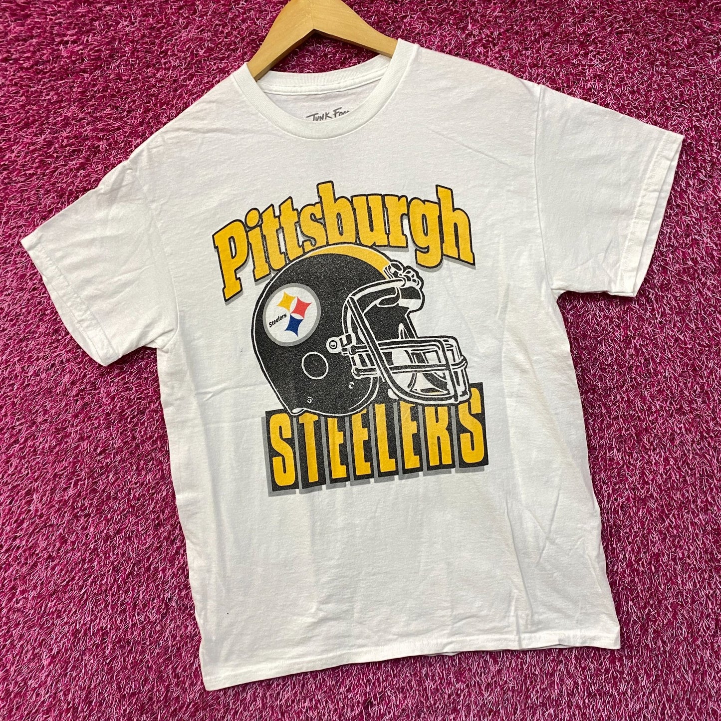 Junk Food Pittsburgh Steelers Football Helmet Logo T-Shirt Small